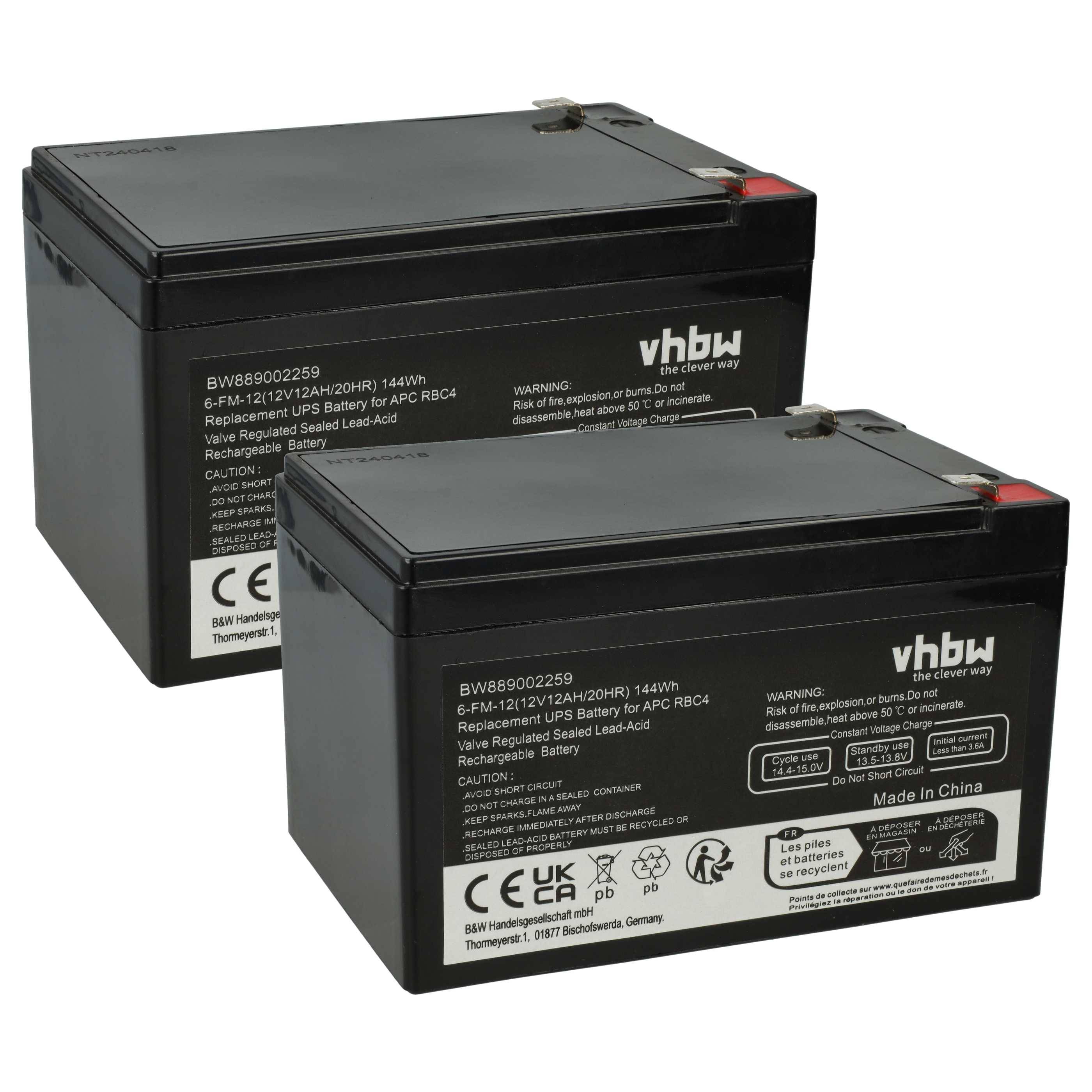 Zwei schwarze vhbw-markierte Batterien mit der Beschriftung '6FM-12 12V 7.2Ah/20HR'. Text und Symbole auf den Etiketten weisen auf Sicherheitswarnungen und Herstellungsdetails hin.