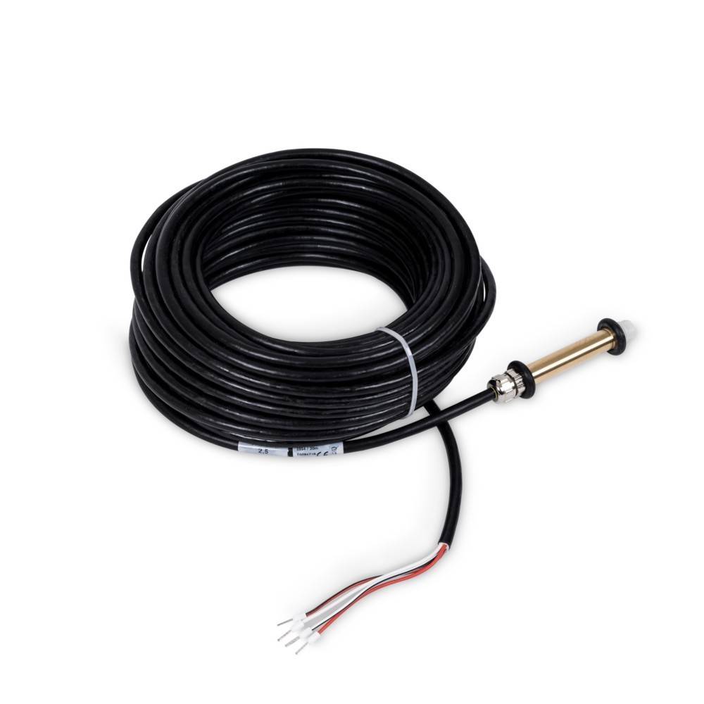 Schwarzes Koaxialkabel mit Steckern und einer Messingprobe, ordentlich aufgerollt. Verwendet für Sensor- oder elektronische Anwendungen.