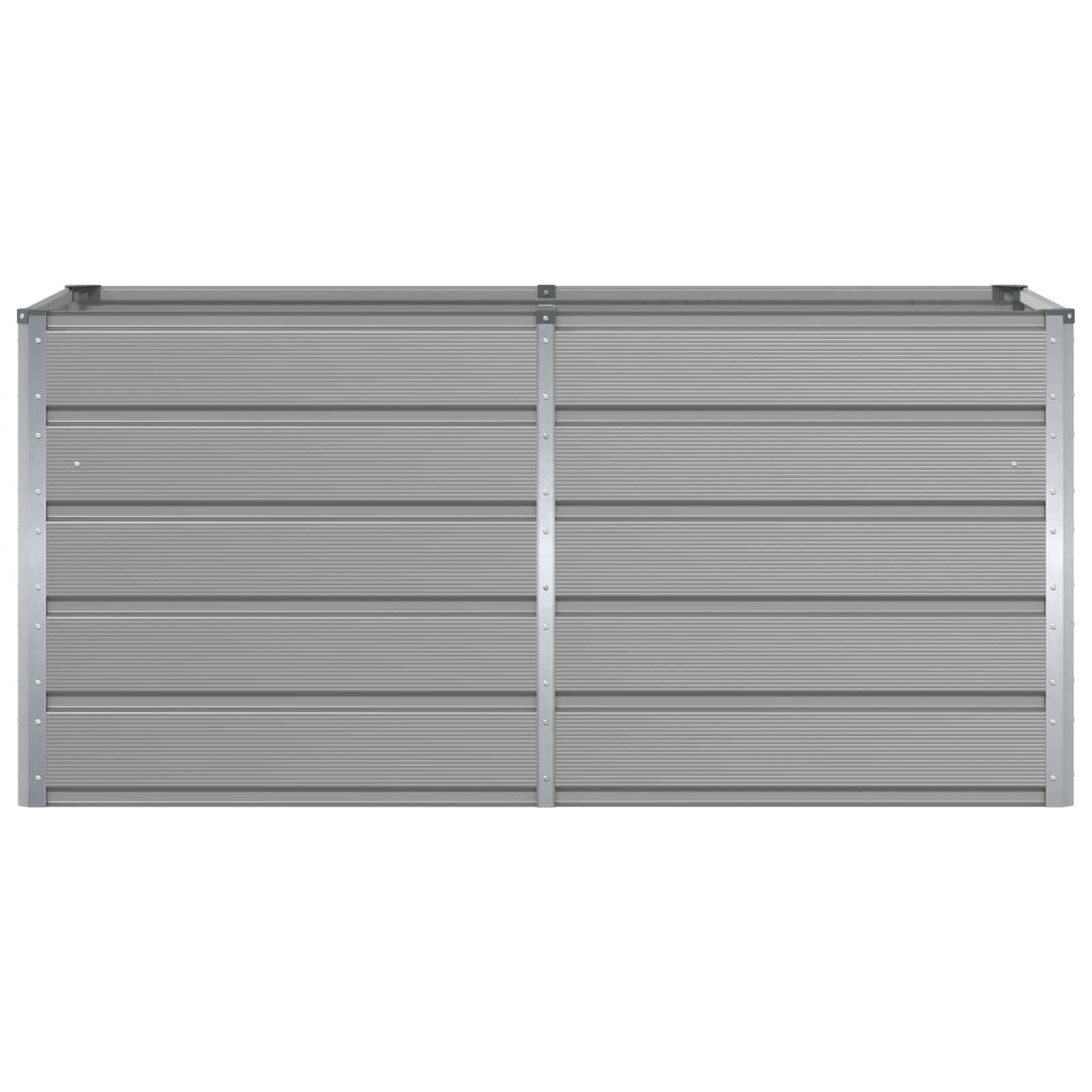 Ein rechteckiges graues Metallwandpaneel mit horizontalen Rillen und einem schlichten, modernen Design, das für Außen- oder Innenflächen verwendet wird.