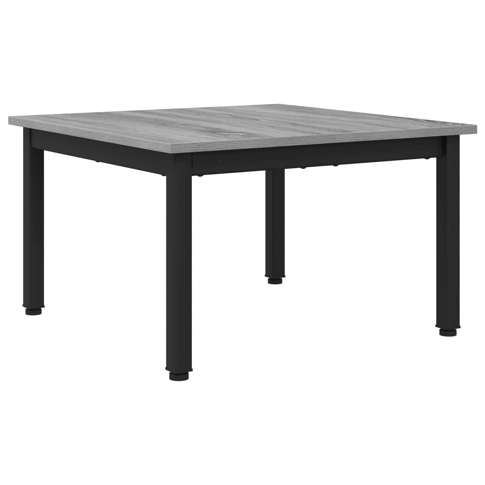 Ein quadratischer Outdoor-Esstisch mit einer grauen Oberfläche und schwarzen Beinen. Schlichtes, modernes Design, geeignet für Terrassen oder Gartenbereiche.