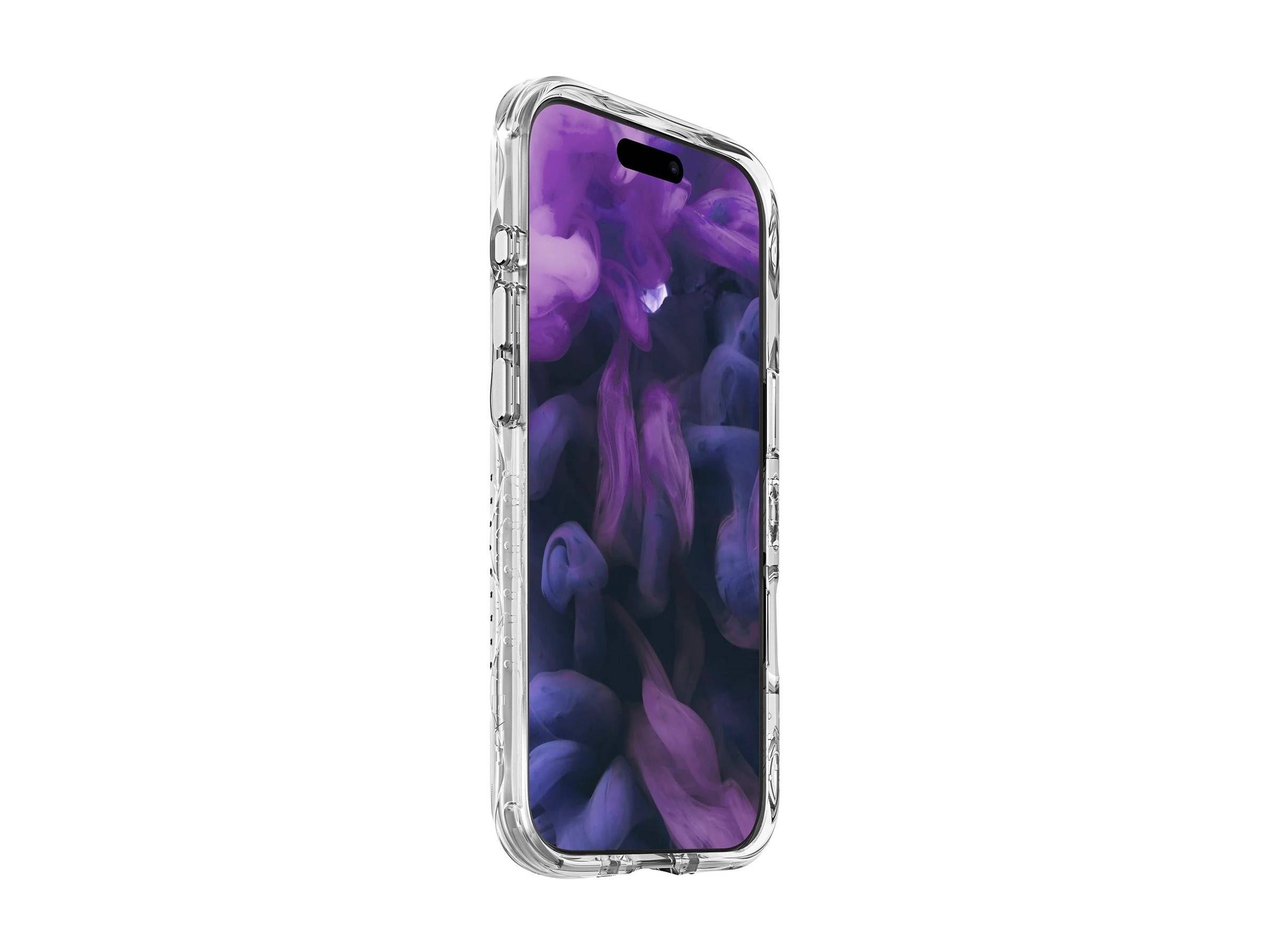 Ein Smartphone in einer durchsichtigen Schutzhülle mit einem violetten abstrakten Hintergrundbild auf dem Bildschirm, aus einem Winkel auf weißem Hintergrund betrachtet.