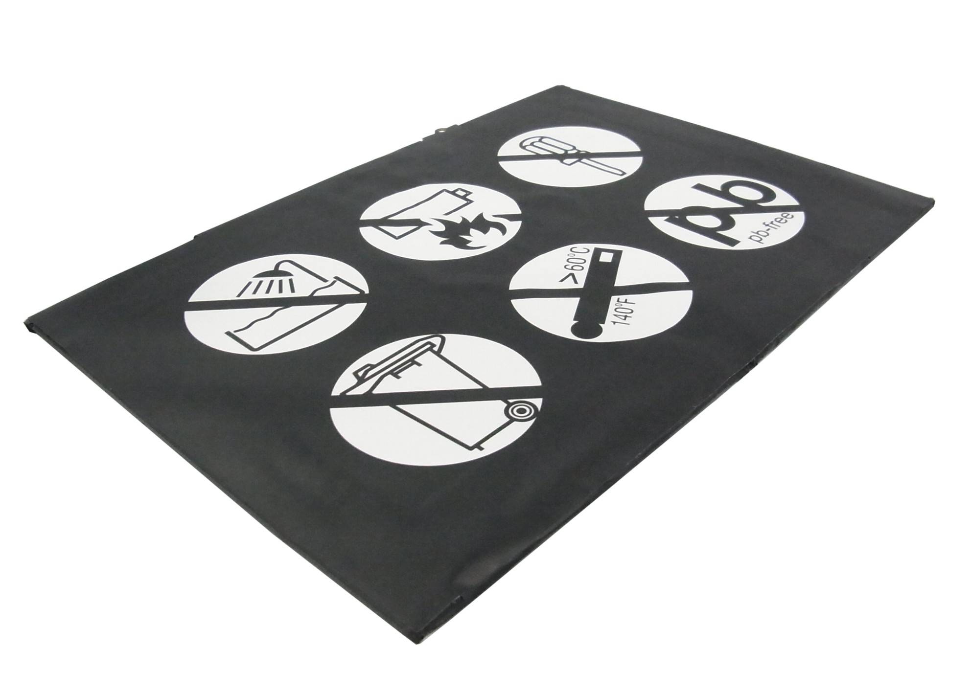 Symbole auf schwarzem Hintergrund mit folgenden Darstellungen: kein Erhitzen, keine Sonne, keine scharfen Gegenstände, Bügeln bei niedriger Temperatur, Wäsche an der Linie trocknen, sowie PB France Logo.