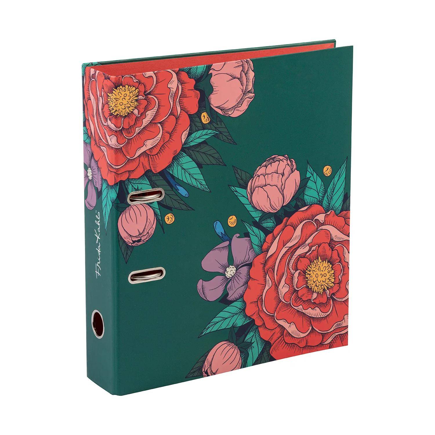 Grüner Blumenbinder mit großen roten und rosa Blüten und grünen Blättern, mit zwei Metallringen an der Seite.