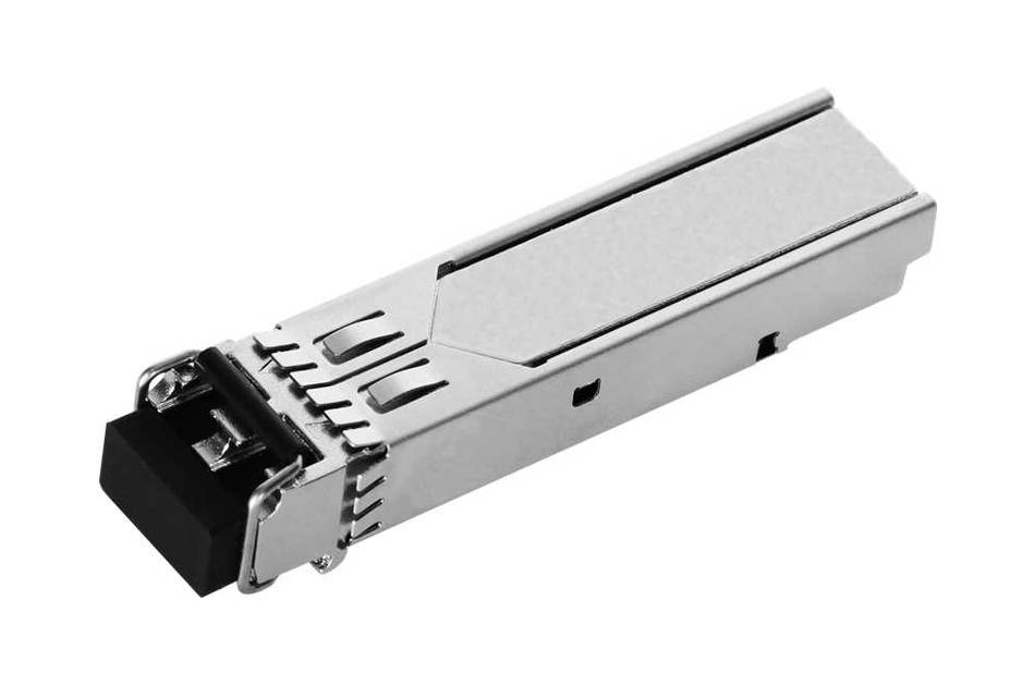 SFP-Faseroptik-Transceiver-Modul, silbernes Metall mit schwarzem Stecker, auf weißem Hintergrund dargestellt.