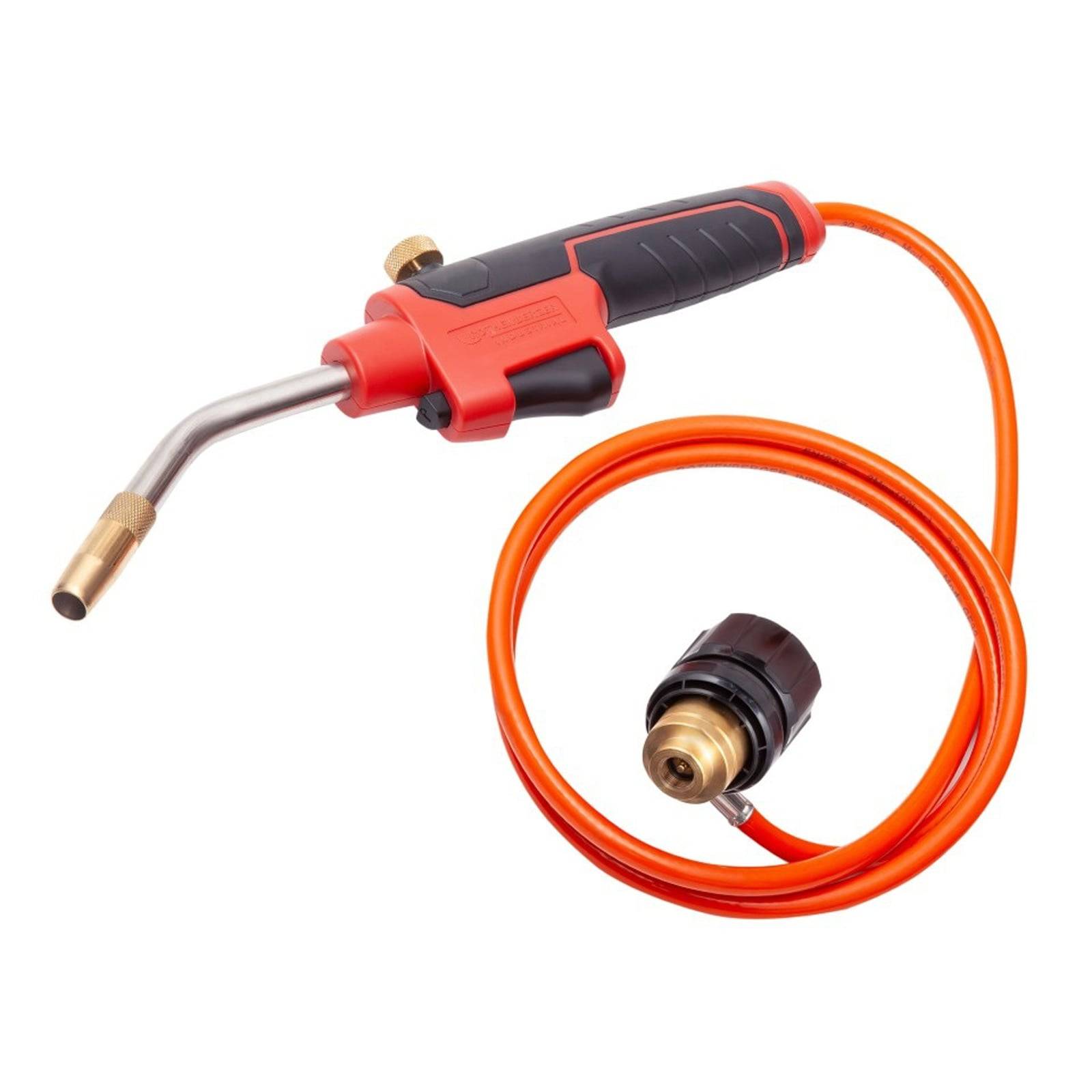 Eine rote und schwarze Handheld-Gasbrenner mit einem angeschlossenen orangefarbenen Schlauch, der in einem Standard-Gaszylinder-Anschluss endet.