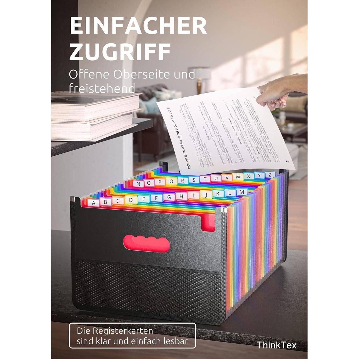 Eine Hand sortiert Papiere in einen offenen, freistehenden Aktenordner mit bunten Registerreiter. Text lautet 'Einfacher Zugriff'.