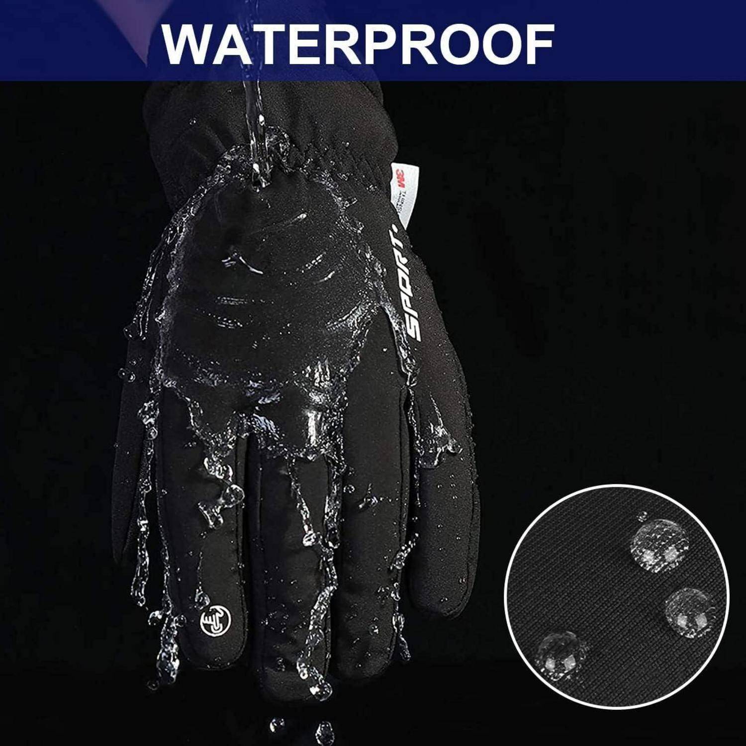 Ein schwarzer Handschuh, über den Wasser gegossen wird, zur Demonstration des wasserdichten Materials. Einschub zeigt Wassertropfen, die auf der Gewebeoberfläche perlen.