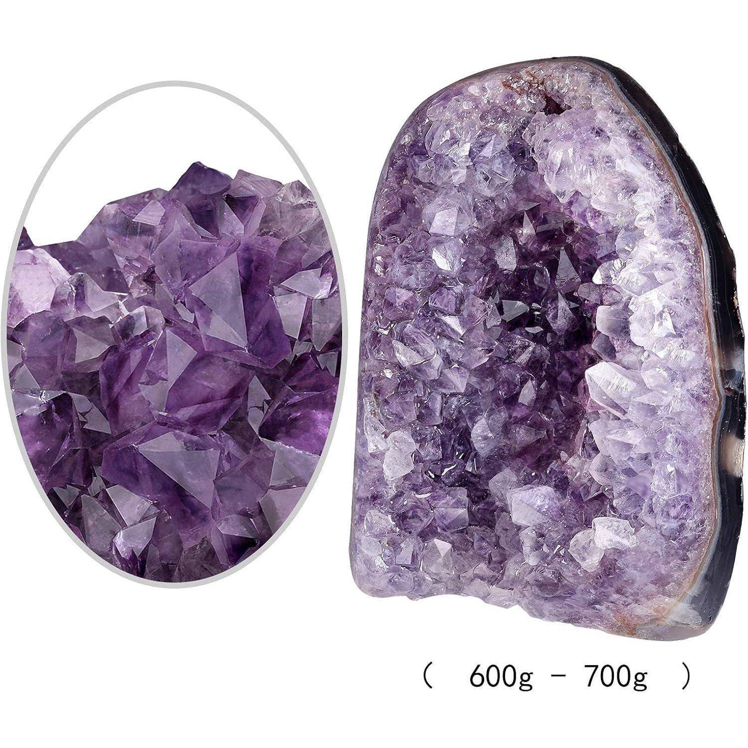 Ein Amethystgeode mit violetten Kristallen, dargestellt in zwei Ansichten: eine ovale Nahaufnahme der Kristallstruktur und eine größere Ansicht der gesamten Geode.