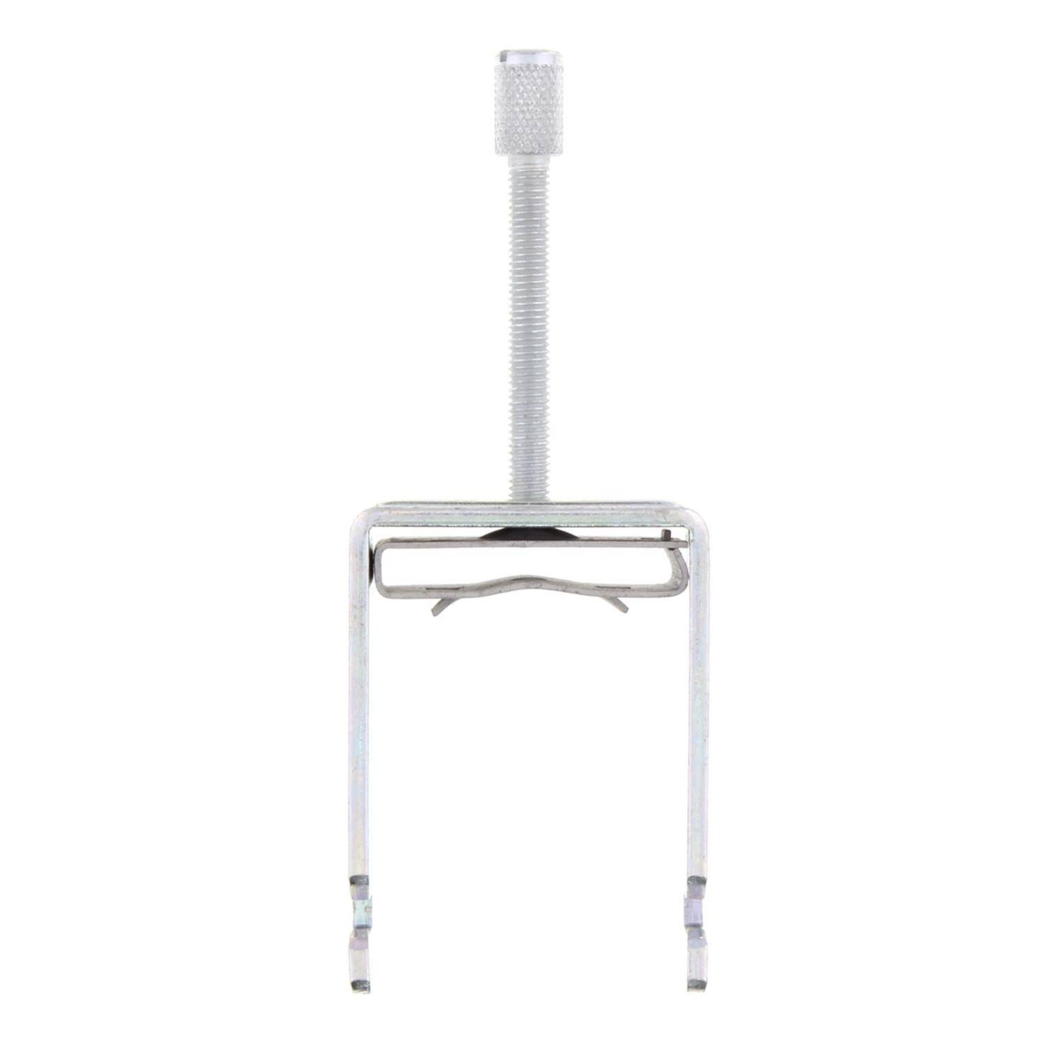 Eine Metallsprue-Schere mit Schraubenmechanismus, verwendet zum Trimmen von Modelteilen, in vertikaler Position vor einem weißen Hintergrund.