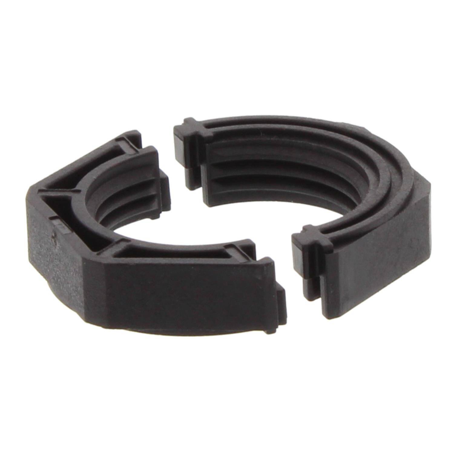 Eine schwarze Kunststoff-Halbkreisklemme, die in zwei Teile geteilt ist und mit verschachtelten Rillen versehen ist, die zum Befestigen von zylindrischen Gegenständen konzipiert wurde.