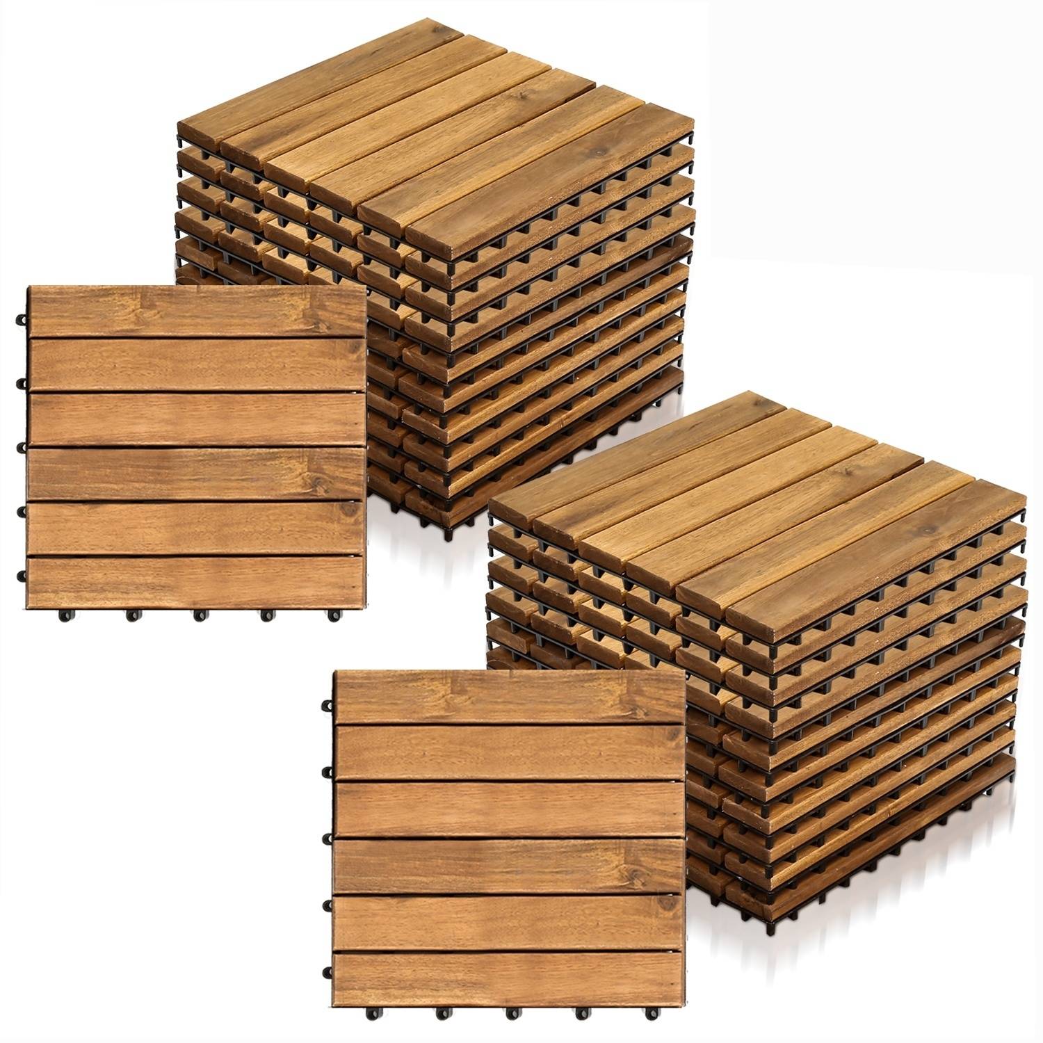 Drei Stapel von ineinandergreifenden Holzdeckfliesen, die jeweils eine glatte, braune Oberfläche und ein geschlitztes Design für Außenbereiche aufweisen.