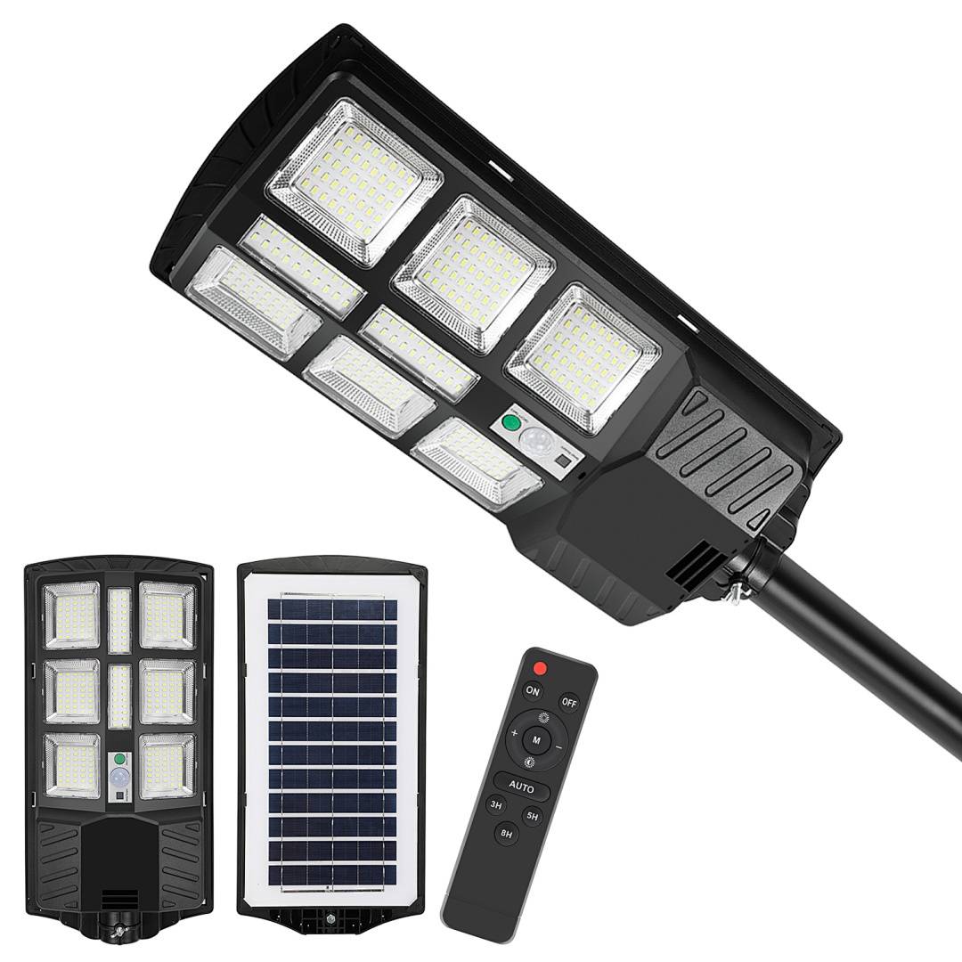 Eine solarbetriebene Straßenleuchte mit LED-Panels, einem Solarpanel und einer Fernbedienung, die Funktionen für Außenbeleuchtungslösungen zeigt.