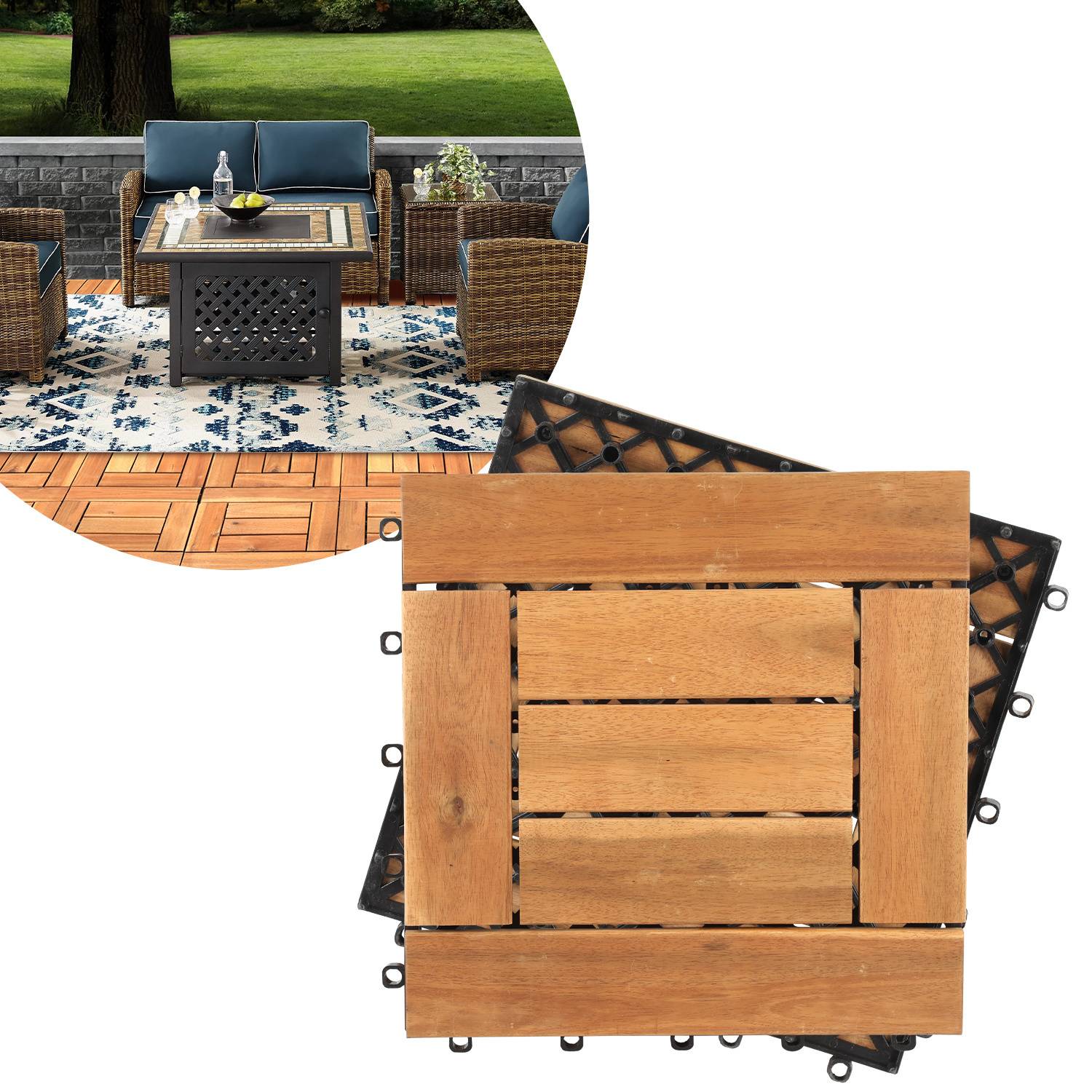 Terrasse mit Rattanmöbeln, einem Couchtisch und einem blau-weißen Teppich. Vordergrund zeigt sich überlappende Holzfliesen.