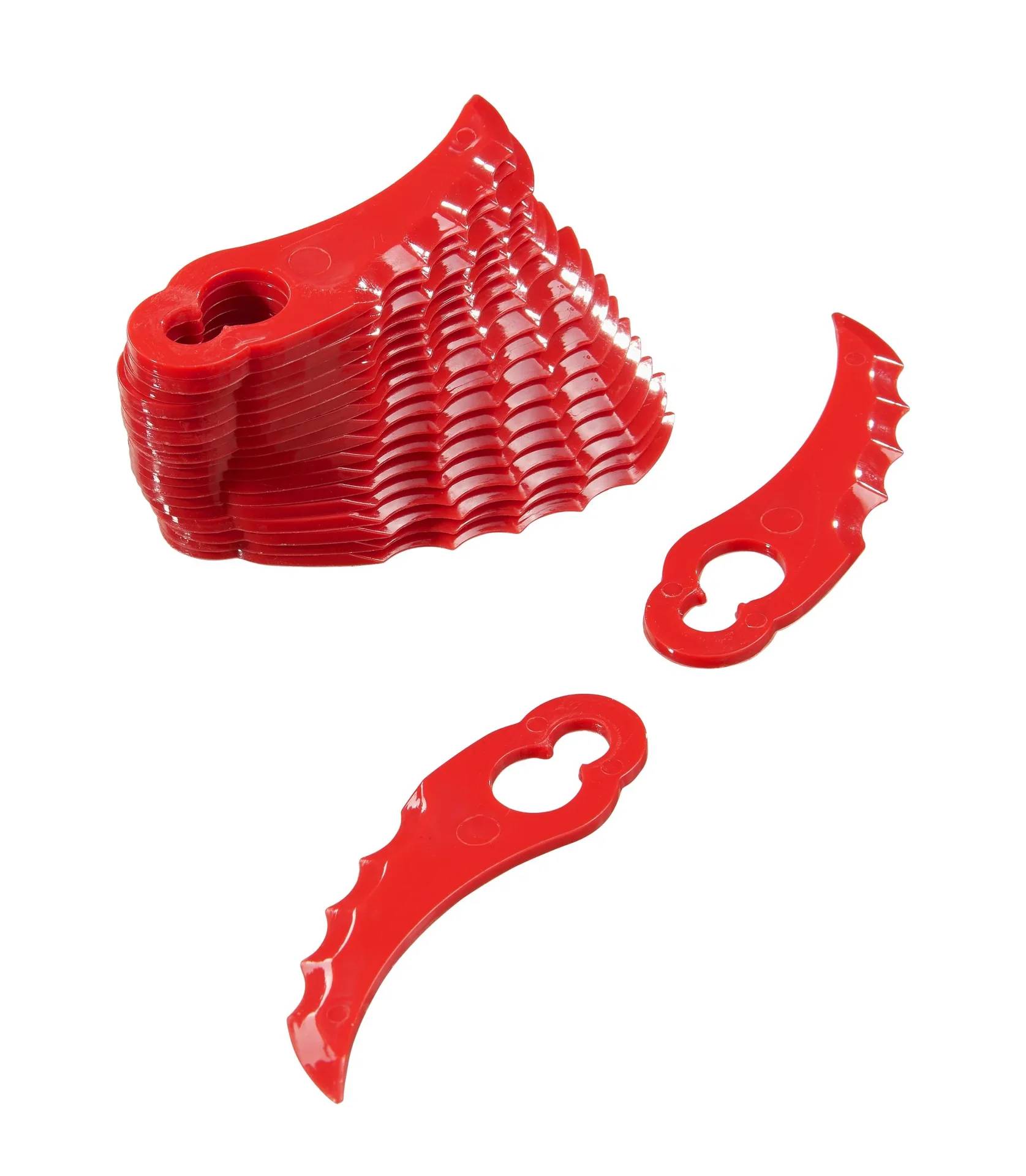 Ein Satz roter Kunststoff-Schneidezangen mit gezackten Kanten, die an einem Ende eine SchlüssellochwForm aufweisen. Sie sind gestapelt, wobei eine separat liegt.