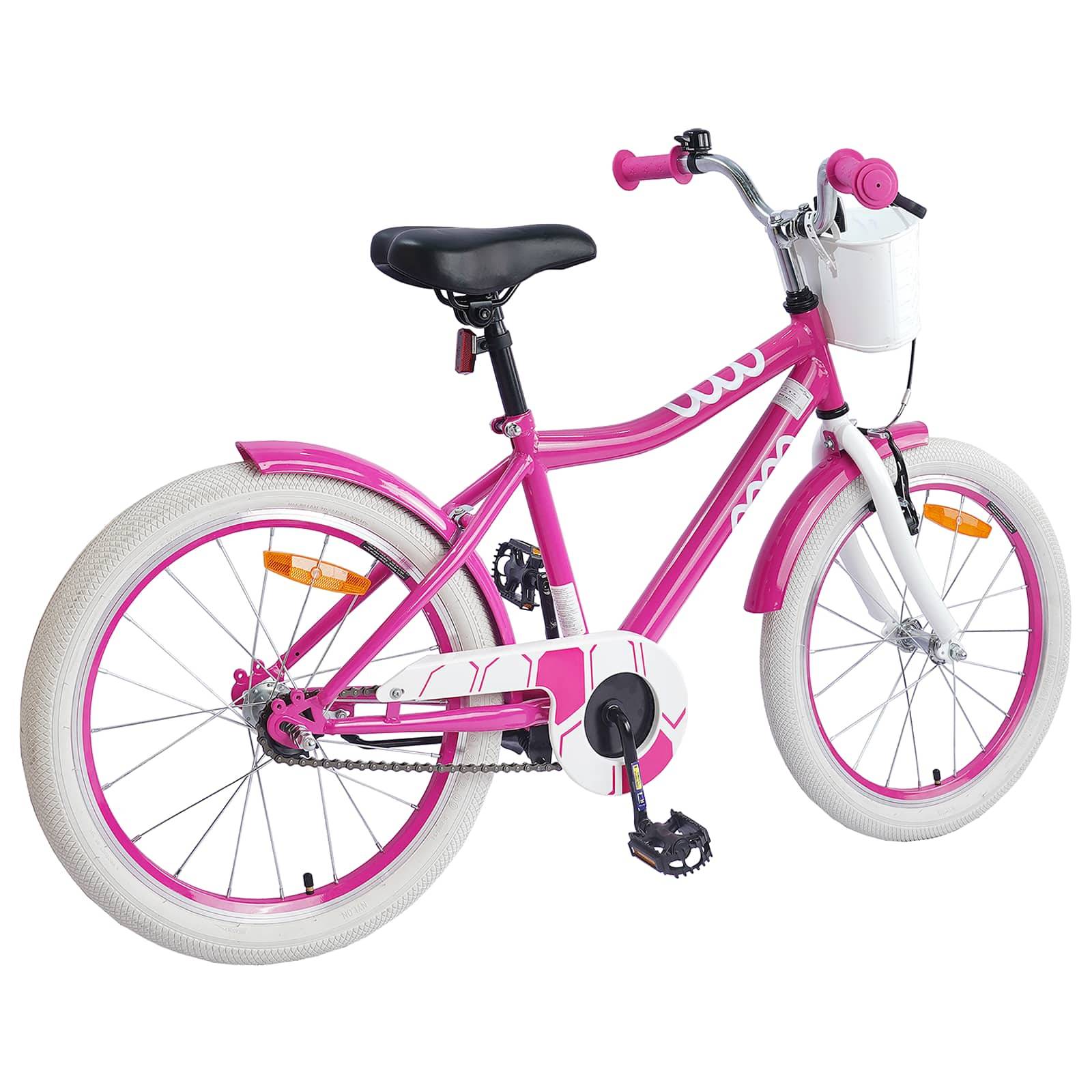 Ein rosa Kinderfahrrad mit einem weißen Korb, geeignet für einen jungen Fahrer, ausgestattet mit großen weißen Reifen und Stützrädern für Stabilität.
