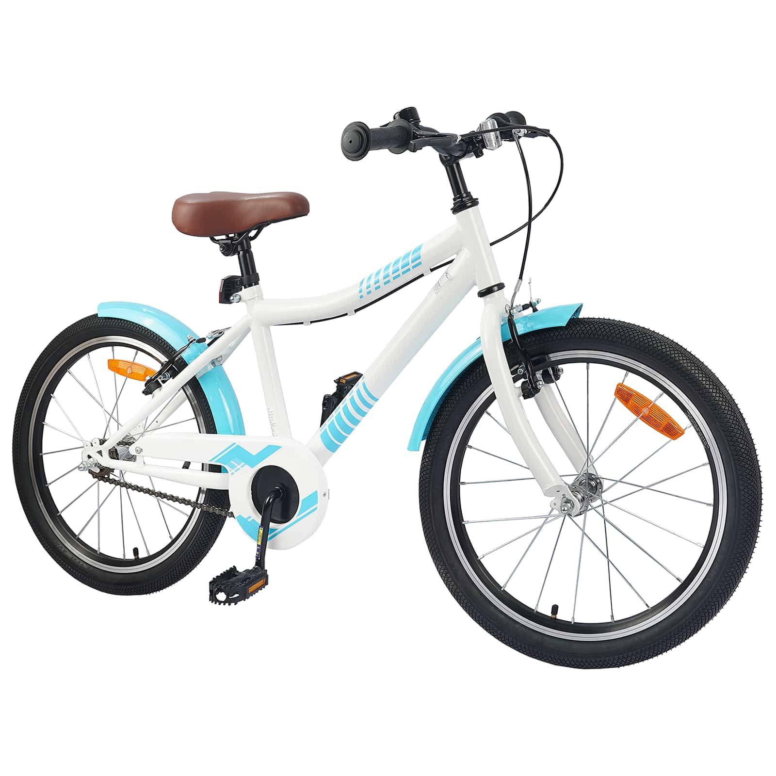 Ein weißes und blaues Kinderfahrrad mit Stützrädern, einem braunen Sattel und schwarzen Reifen, das für einen jungen Fahrer konzipiert ist.