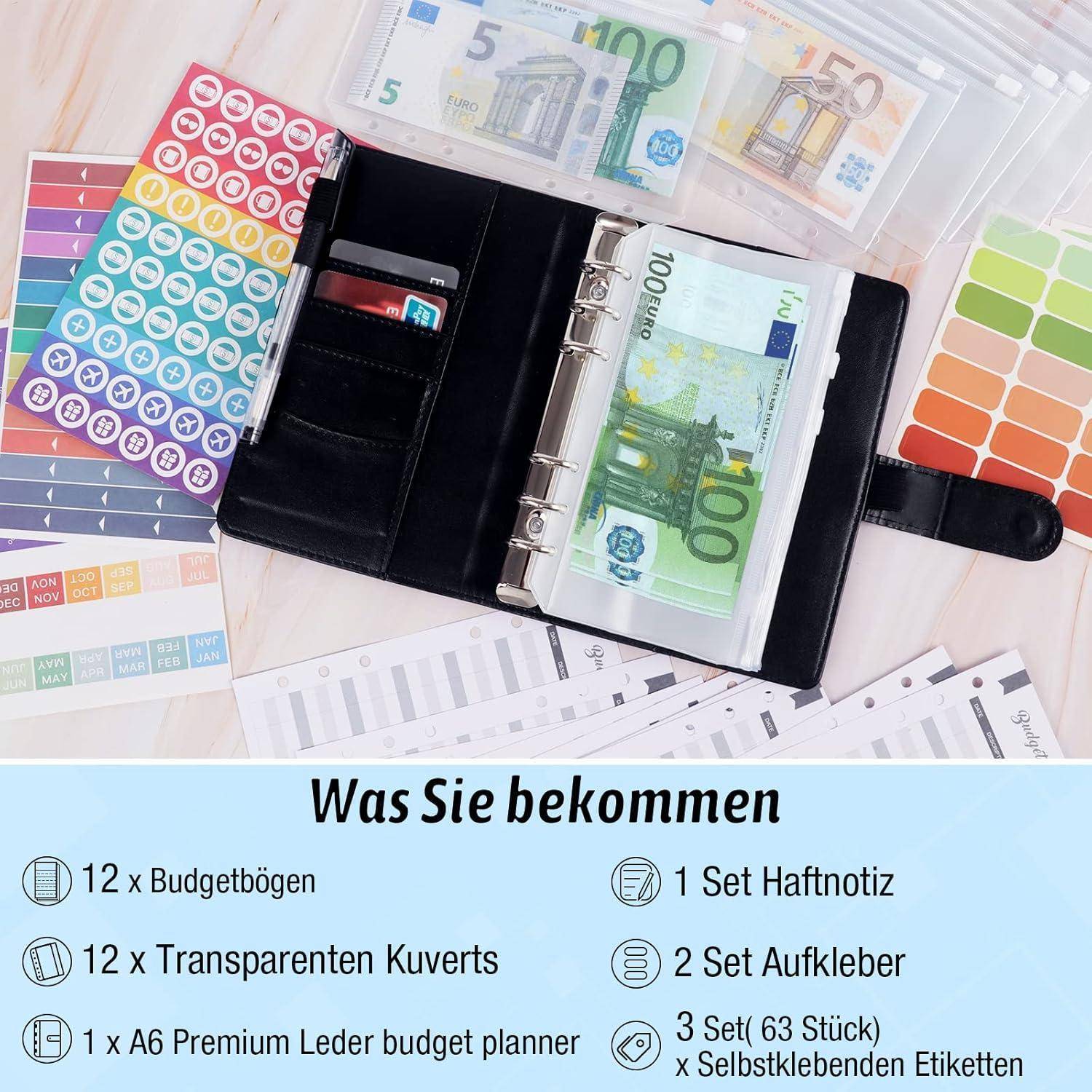 Ein Budgetplaner-Set enthält einen Lederordner, Umschläge mit Bargeld, Sticker, farbige Etiketten und Haftnotizen. Text lautet 'Was Sie bekommen'.