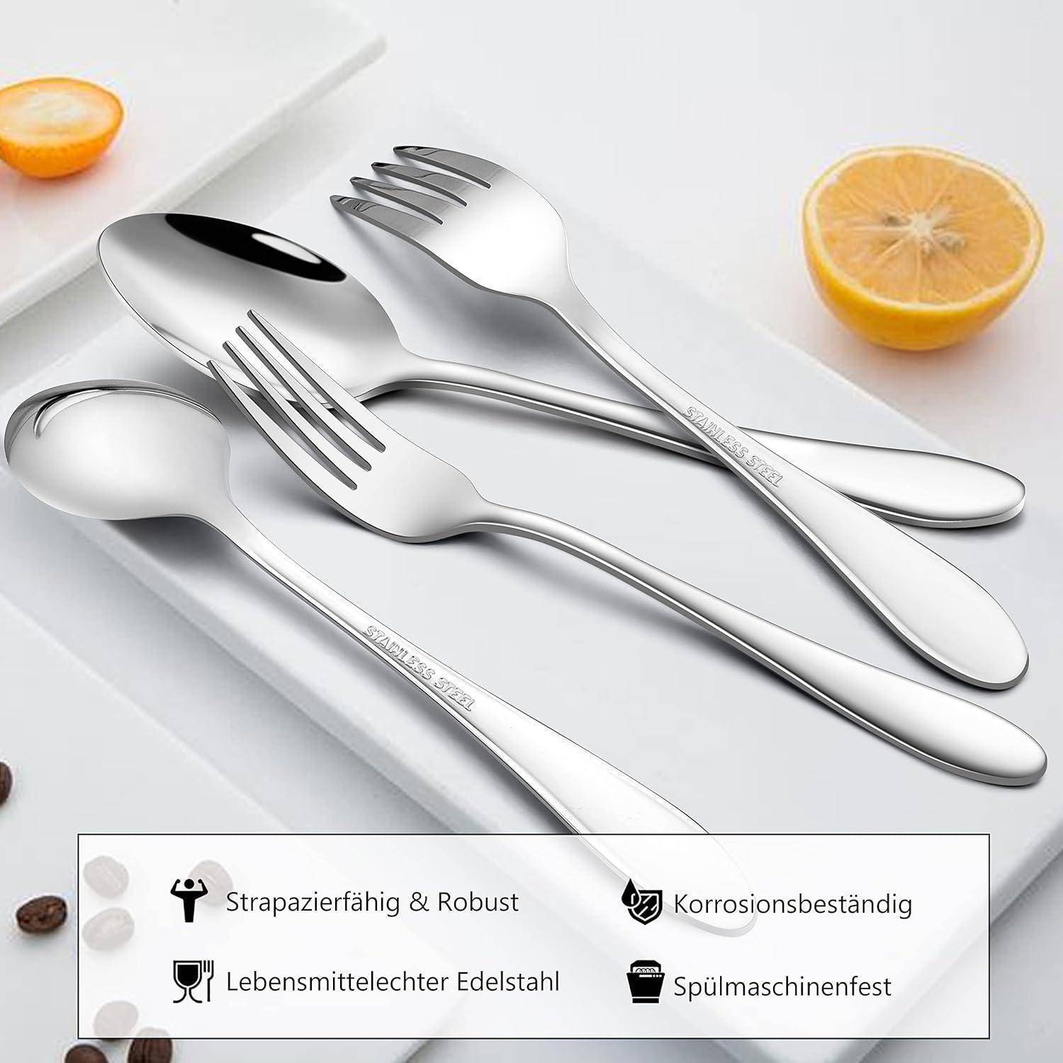 Ein Set aus Besteck aus Edelstahl mit Löffeln und Gabeln auf einem weißen Teller, mit Orangenscheiben in der Nähe. Beschreibung: robust, korrosionsbeständig, spülmaschinenfest.