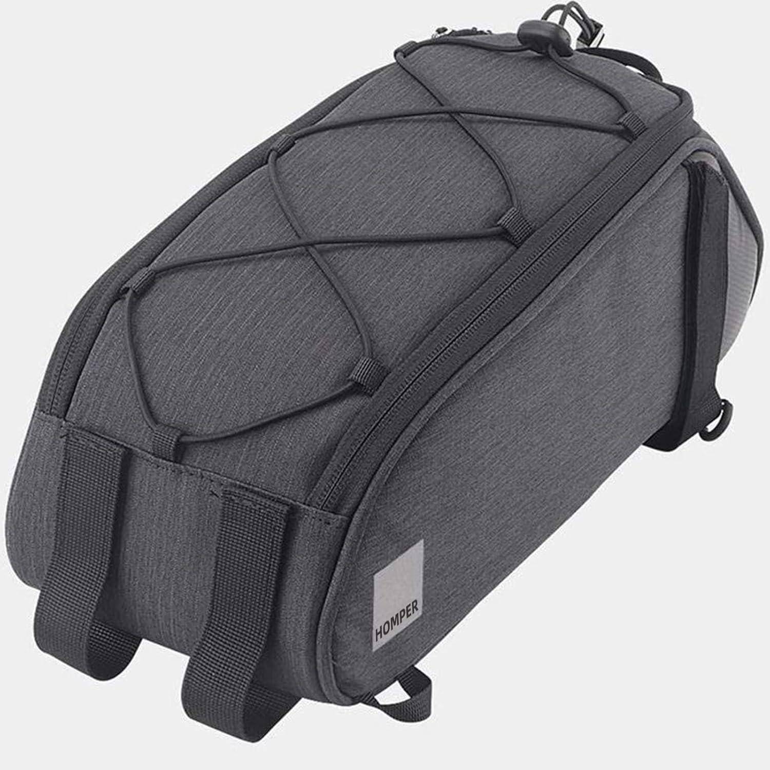 Eine graue, isolierte Fahrradgepäckträgertasche mit einem Spanngurt oben und dem Markennamen 'HOMIER' an der Seite, entwickelt zum Anbringen an Fahrradgepäckträgern.