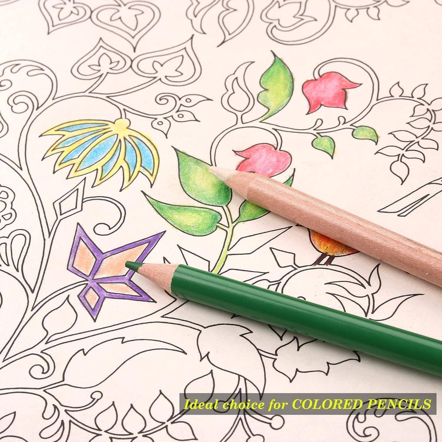 Ausmalbuchseite mit verschlungenen Blumenmustern, teilweise mit grünen und rosa Buntstiften koloriert. Text lautet: 