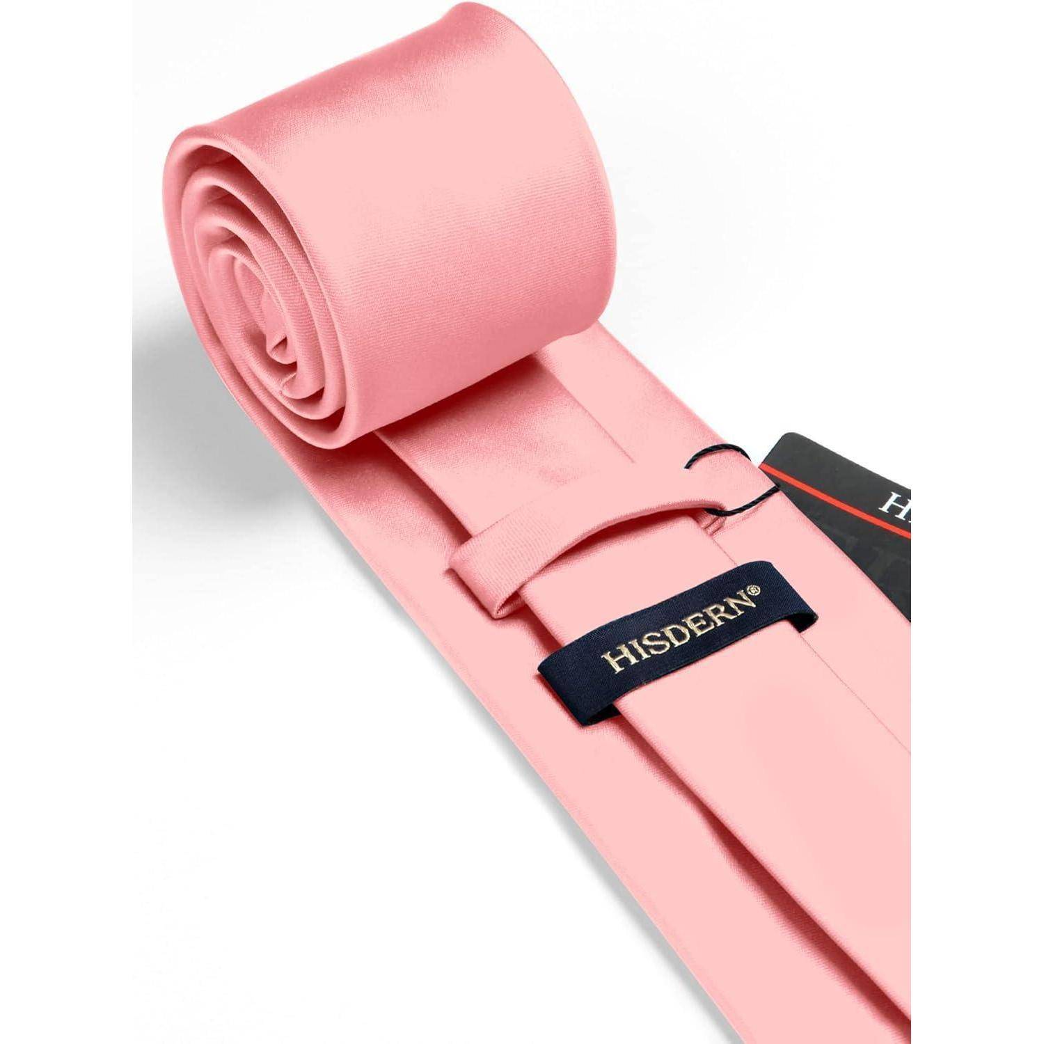 Eine gerollte rosa Satinkrawatte mit der Markenbezeichnung 'HISDERN', präsentiert vor einem weißen Hintergrund, wobei Textur und Farbe der Krawatte hervorgehoben werden.