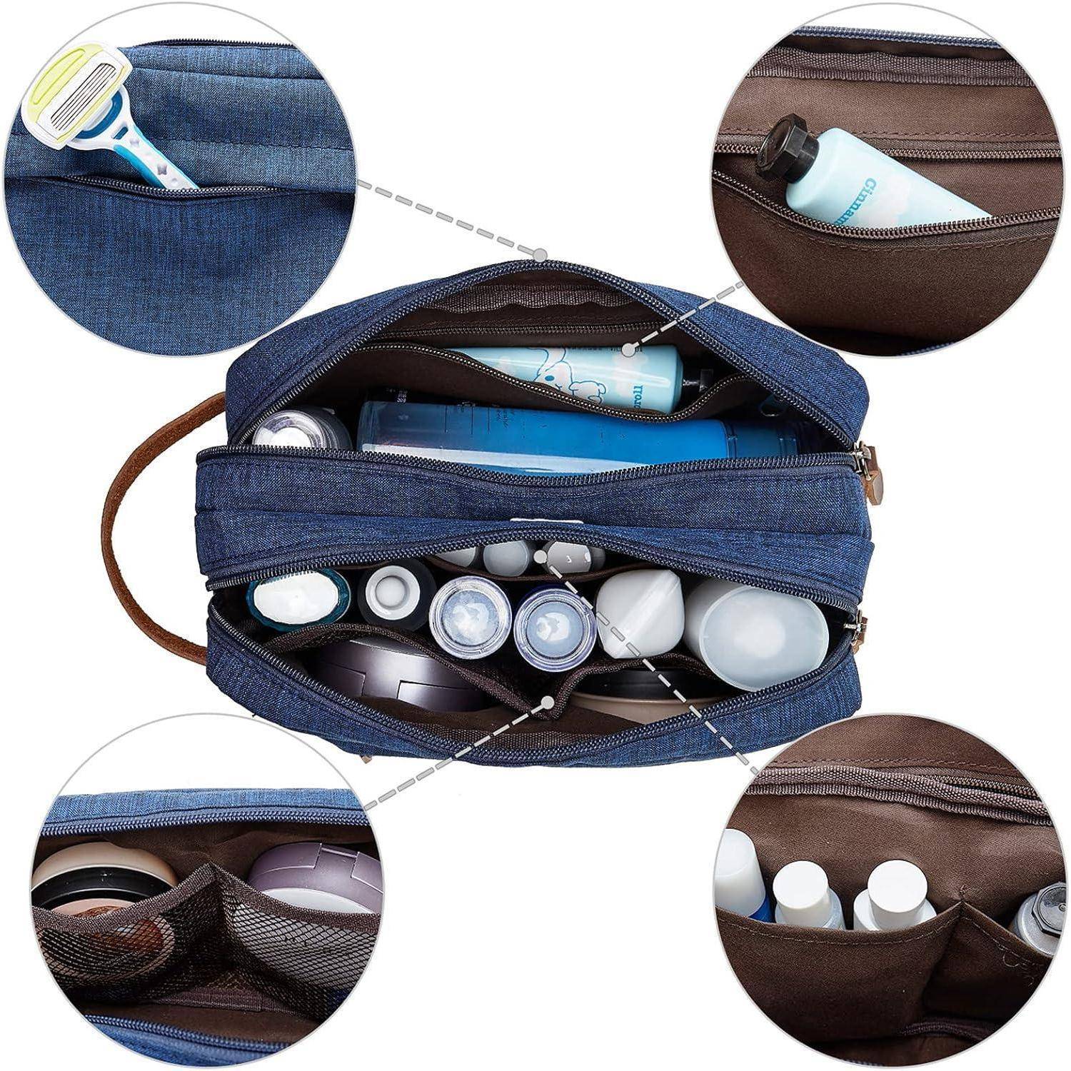 Eine blaue Kulturtasche mit Reißverschlusstaschen enthält Toilettenartikel: Rasierer, Zahnbürste, Zahnpasta, Shampoo und kleine Flaschen.