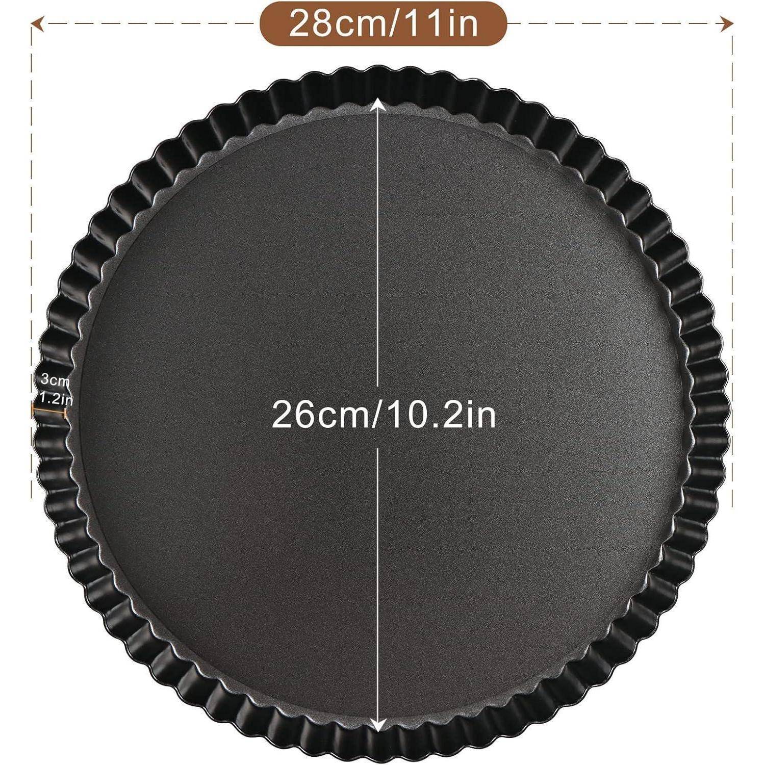 Eine runde, antihaftbeschichtete Tartform mit geripptem Rand misst 28 cm (11 Zoll) im Durchmesser. Die Innenfläche misst 26 cm (10,2 Zoll).