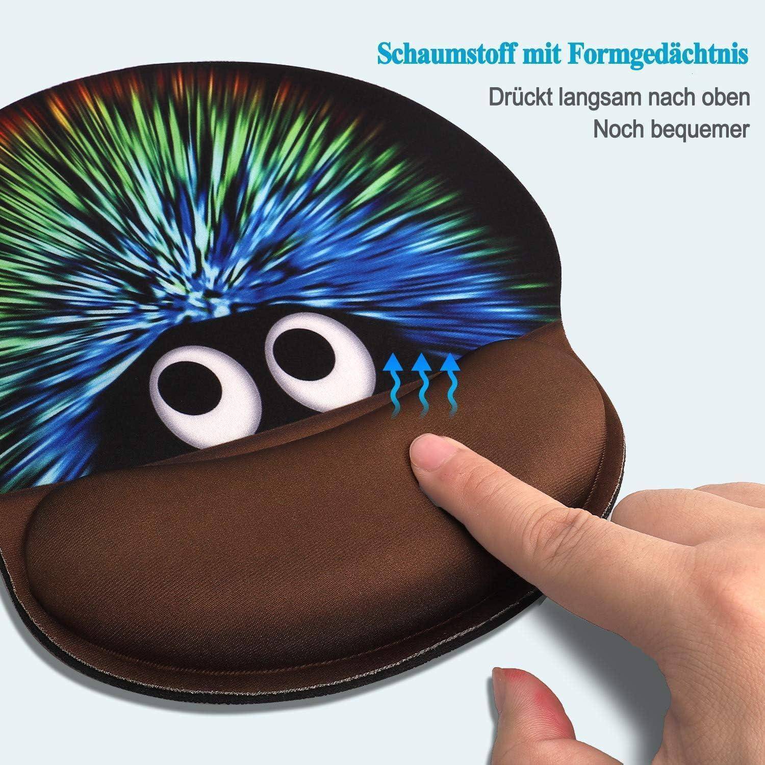 Eine Hand drückt in ein Gedächtnisschaum-Kissen und hinterlässt eine Vertiefung auf einem Zeichentrickcharakter mit weit aufgerissenen Augen. Der deutsche Text beschreibt Komfort.