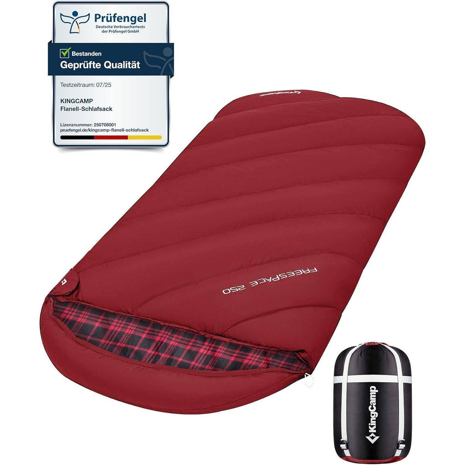 Ein roter KingCamp-Schlafsack mit kariertem Innenfutter, präsentiert neben seiner kompakten Tragetasche und einer Qualitätszertifizierungskarte.