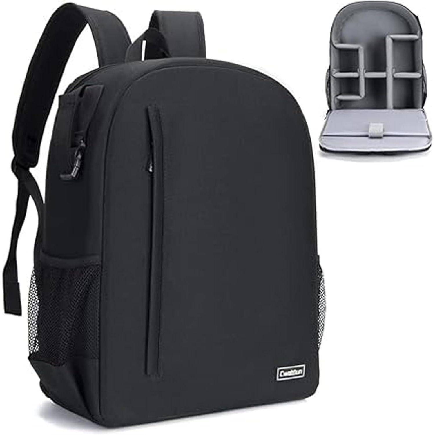 Schwarzer Rucksack mit seitlichen Netztaschen, der einen herausnehmbaren Inneneinsatz zur Organisation von Zubehör aufweist und sich besonders für Kameras oder elektronische Geräte eignet.