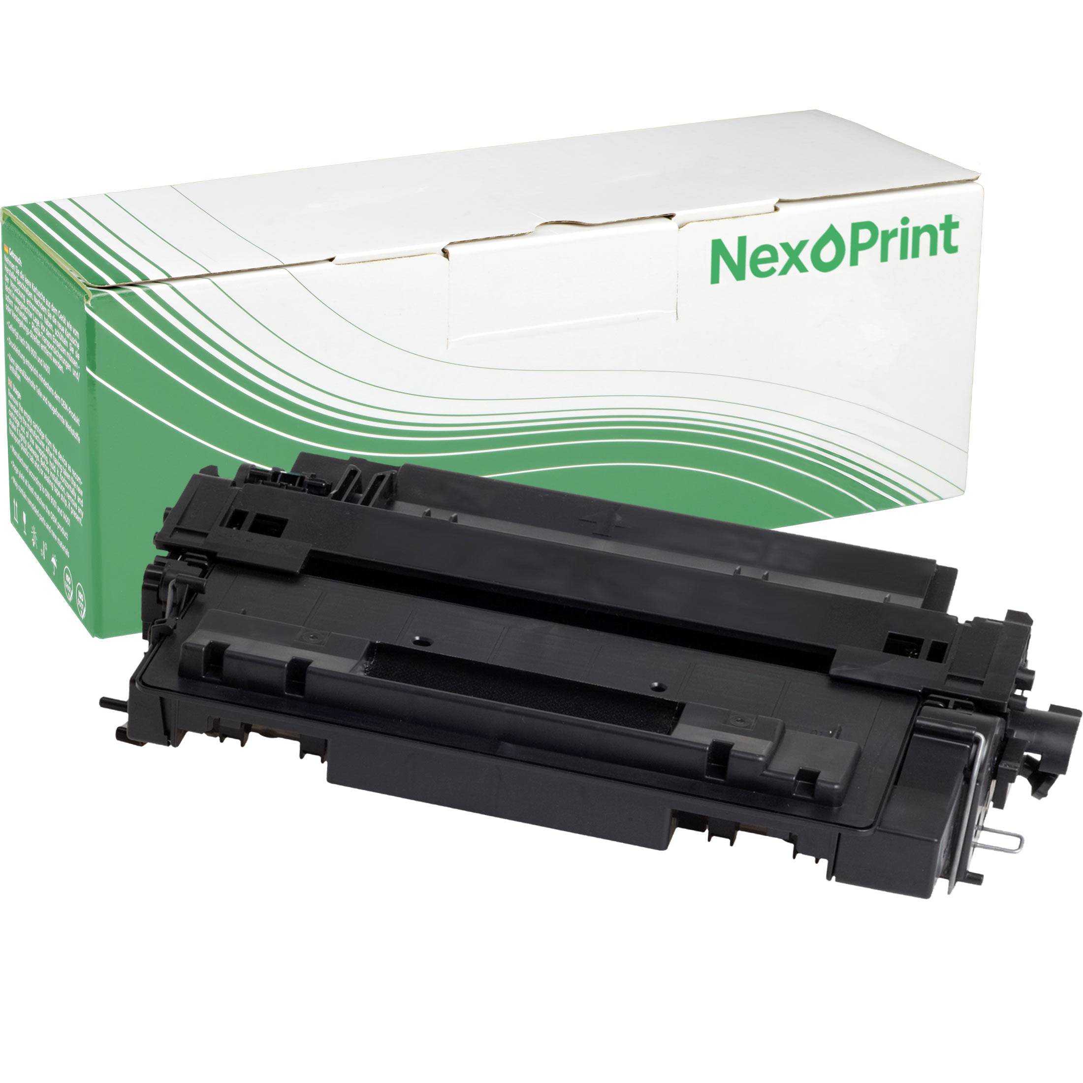 Eine schwarze Tonerkartusche wird vor einer Markenverpackung mit der Aufschrift „NexPrint