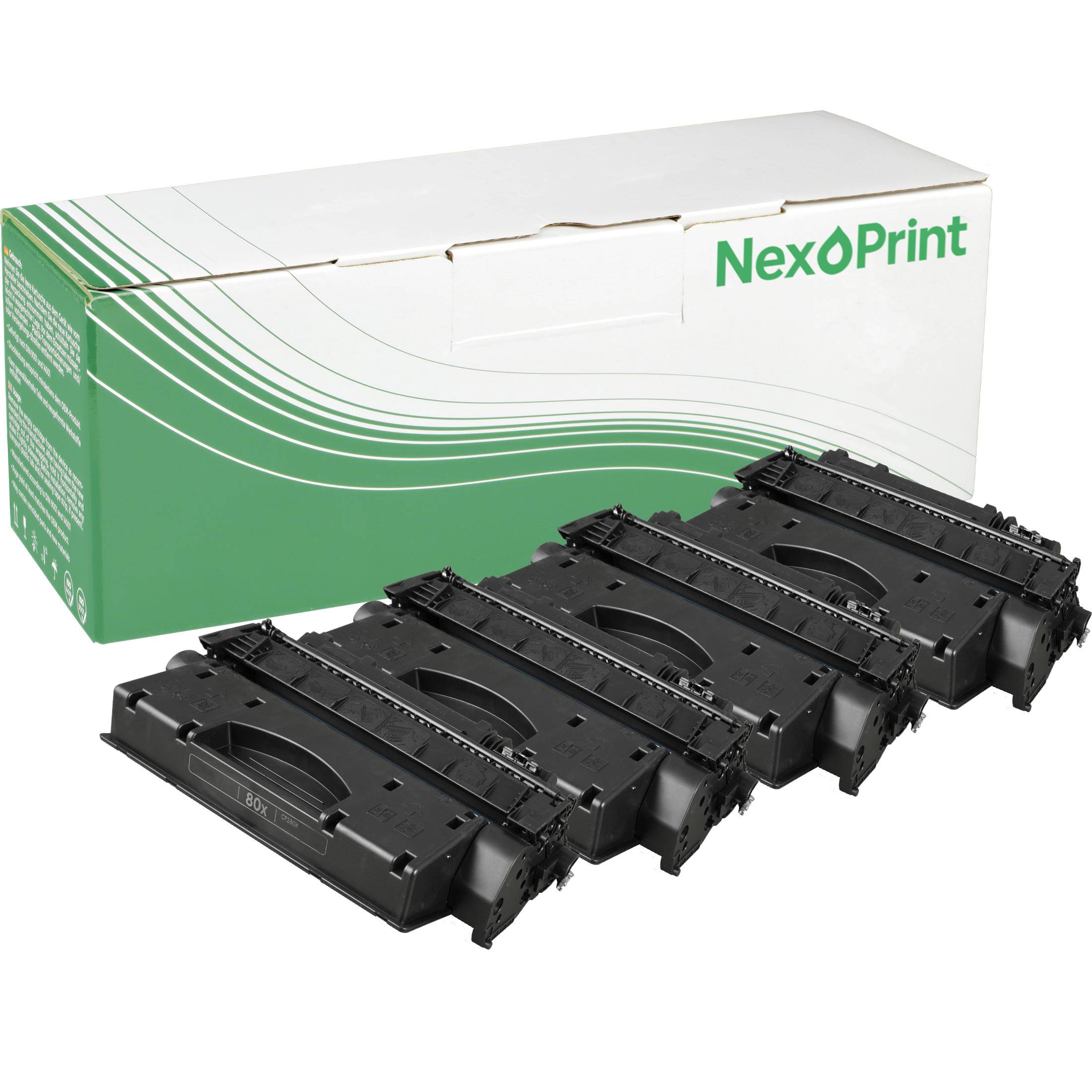 „Vier schwarze Tonerpatronen in einer Reihe vor einer Schachtel mit der Aufschrift NexPrint.