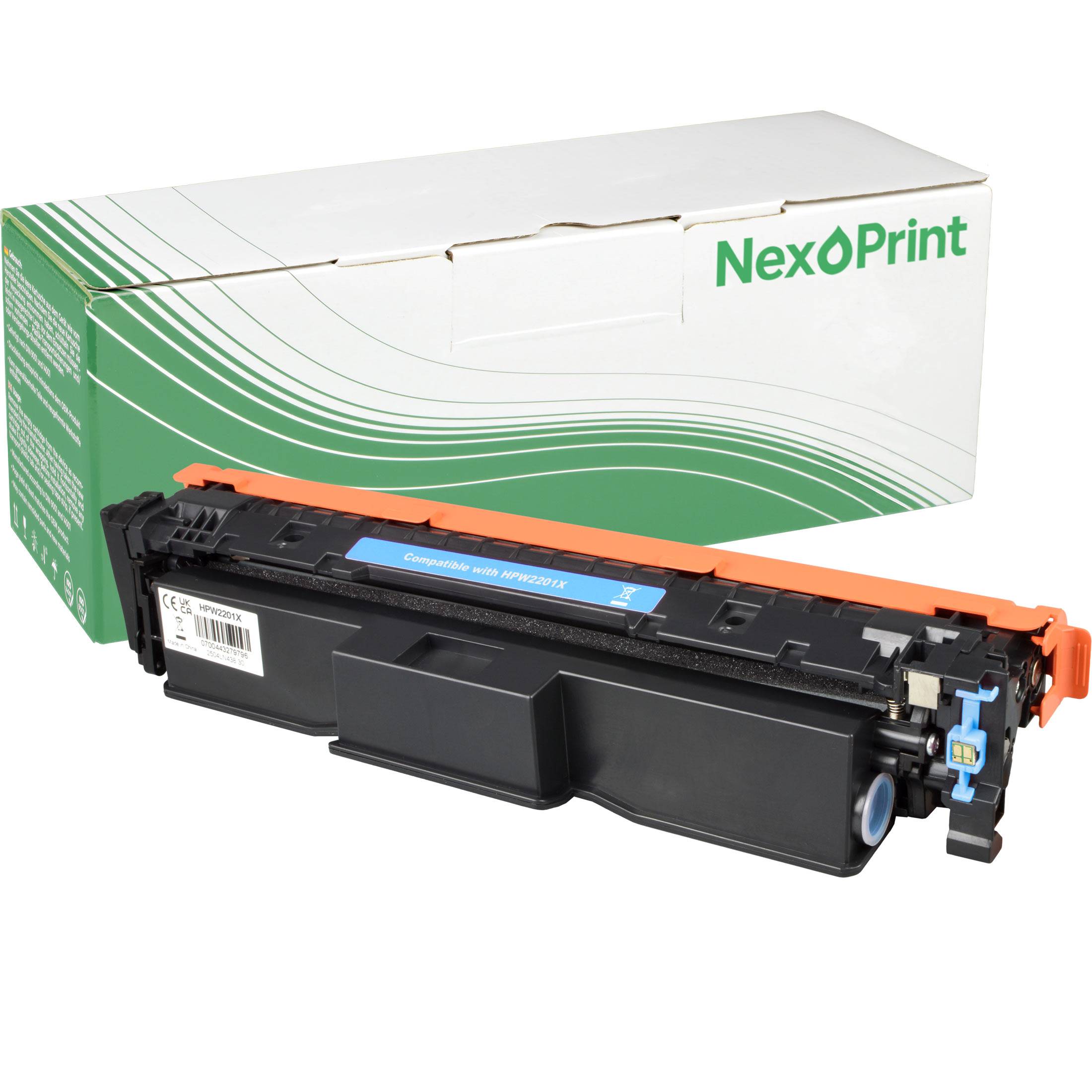 Eine 'NexPrint' Tonerkartusche mit blauen und schwarzen Designelementen, platziert vor ihrer Produktverpackung mit grünen Wellengrafikdetails.