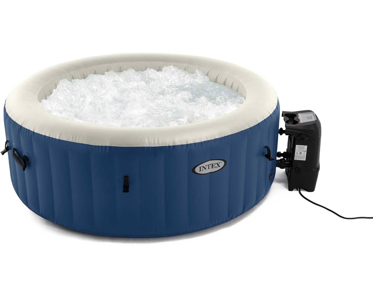 Aufblasbarer blauer Whirlpool gefüllt mit sprudelndem Wasser, mit einer seitlich angebrachten Steuereinheit für Temperatur- und Jeteinstellungen.