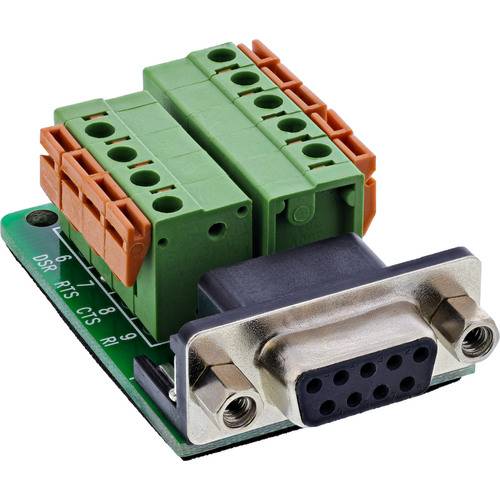 Ein grüner Schaltplatinen-Stecker mit einer silbernen weiblichen DB9-Buchse und zehn orangefarbenen und grünen Schraubklemmen für Kabelverbindungen.