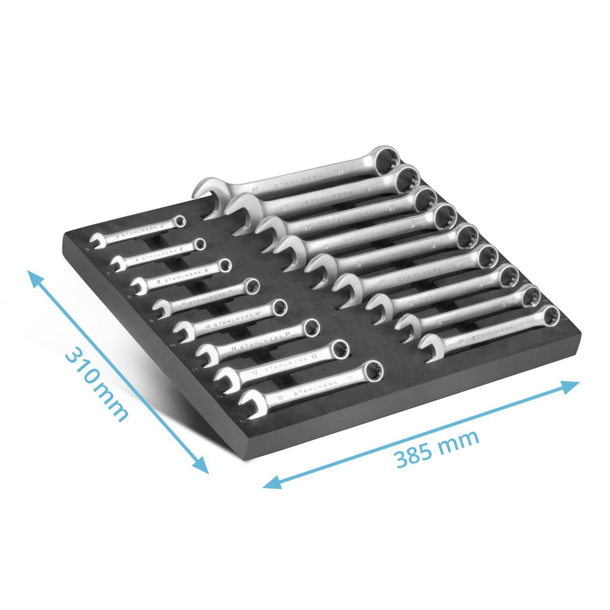 Ein Satz metrischer Schraubenschlüssel, auf einem Halter angeordnet und von klein nach groß sortiert, mit angegebenen Abmessungen von 310 mm x 385 mm.
