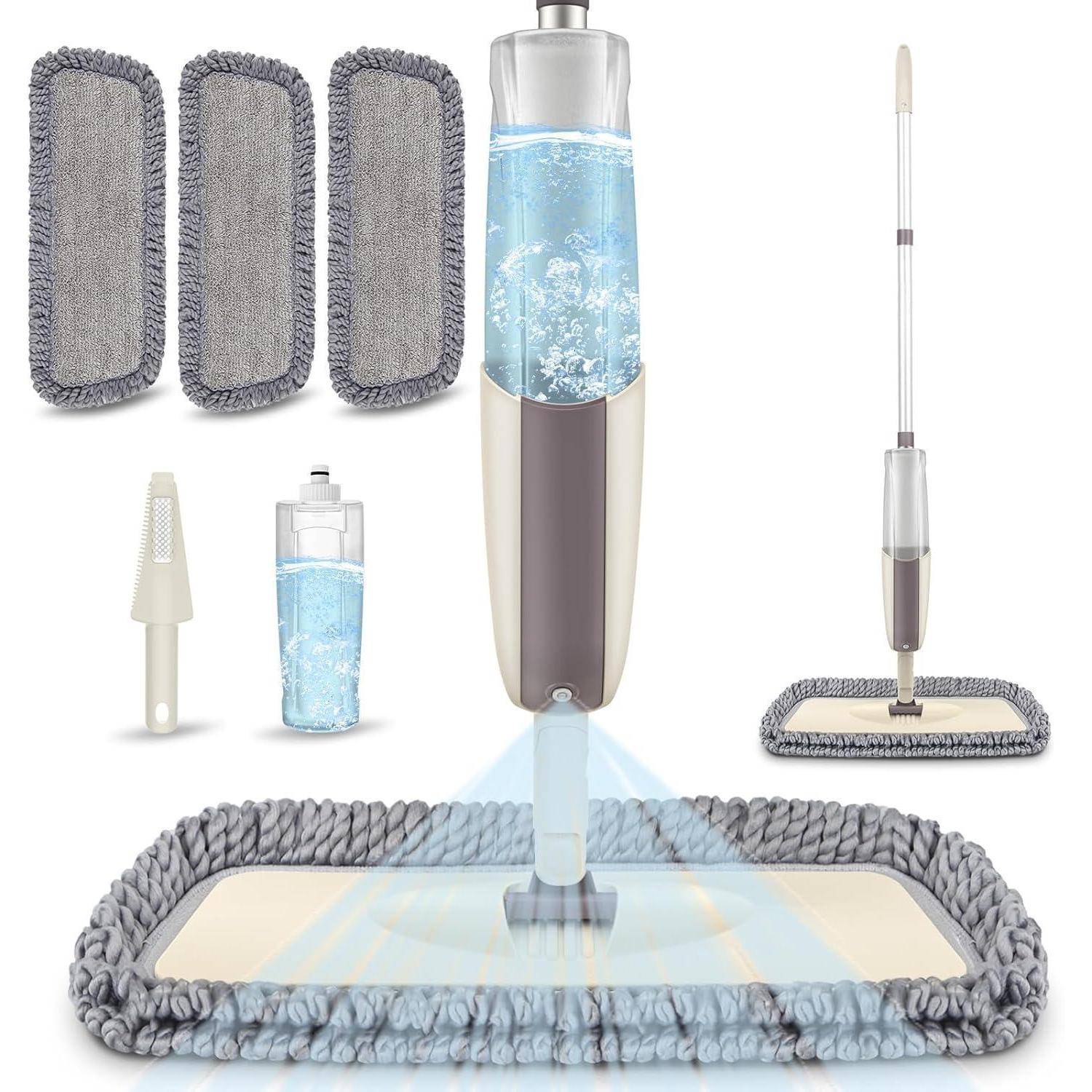 Spray-Wischmopp-Set mit angebrachtem Mikrofasertuch, abnehmbarer Wasserflasche und Ersatztüchern. Enthält ein Reinigungswerkzeug zur Pflegeerhaltung der Tücher.