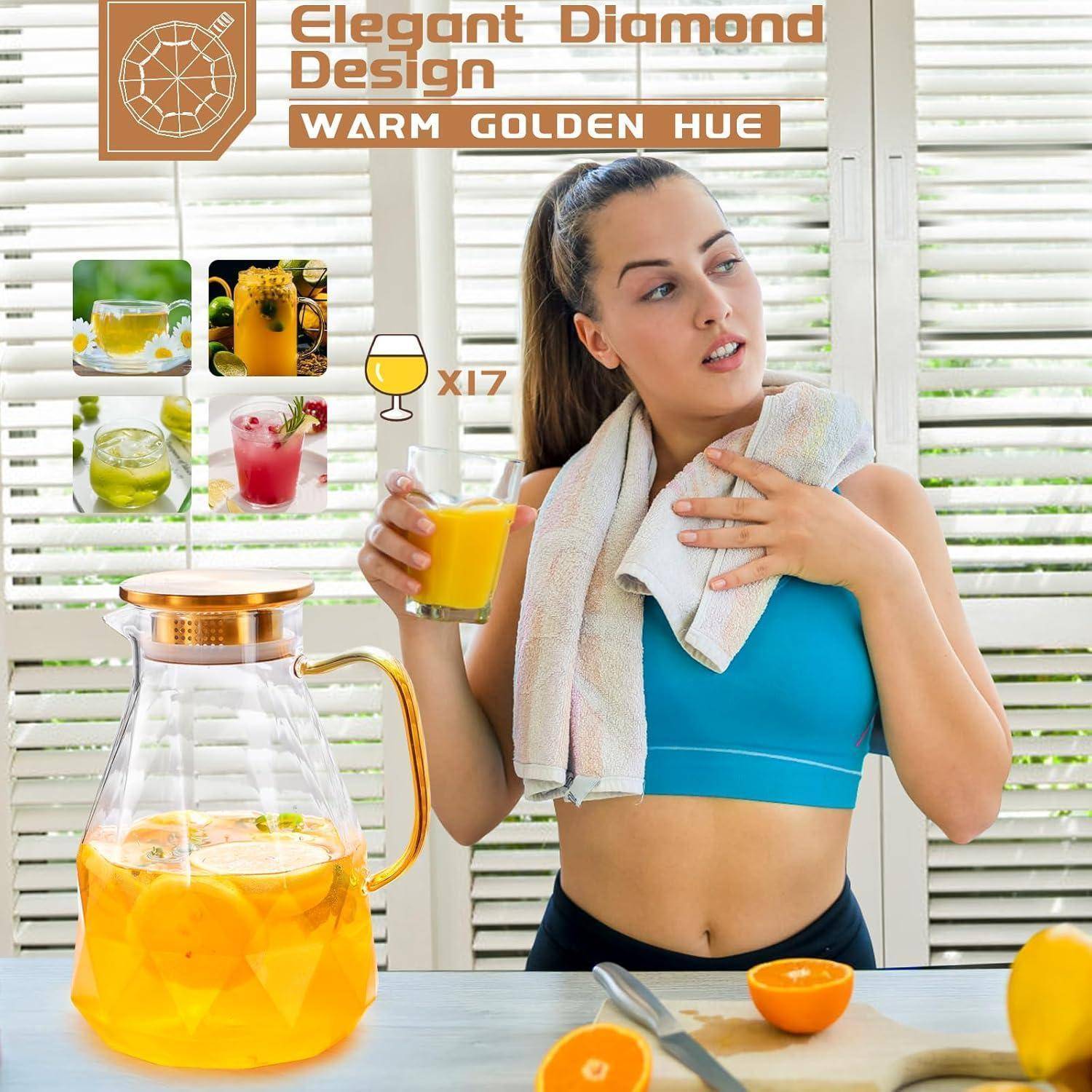 Eine Frau in Sportkleidung hält ein Glas Orangensaft neben einem Krug mit Orangenscheiben. Text lautet 'Elegantes Diamant-Design' und 'Warmer Goldton'.