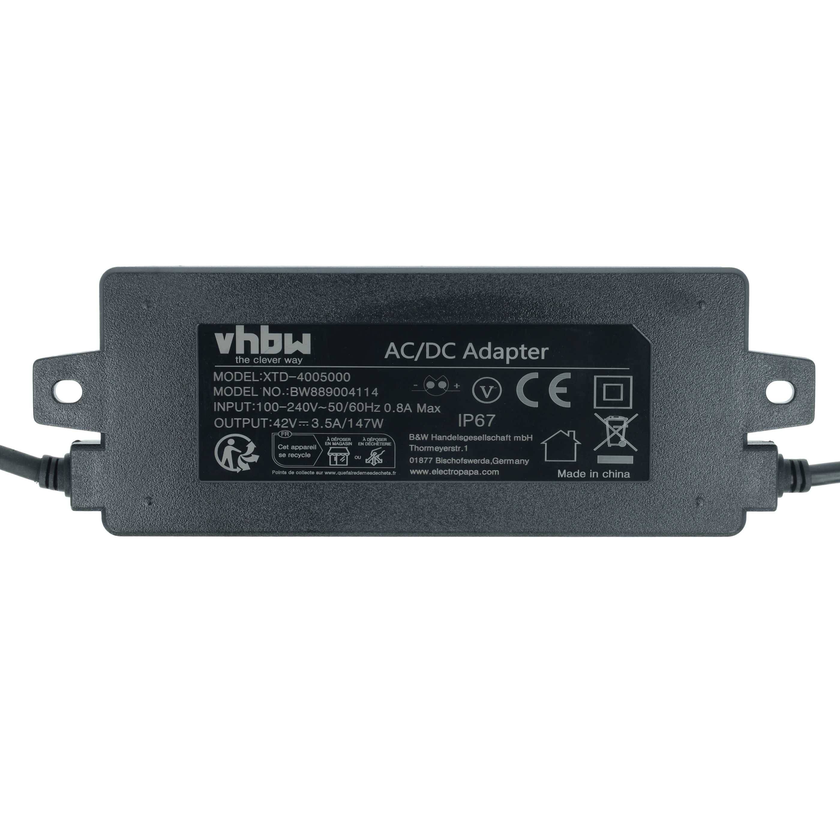 Schwarzer AC/DC-Adapter mit Modellnummer VW-BWB0004114. Eingang: 100-240V~50/60Hz 0,8A max. Ausgang: 42V 3,5A/147W, IP67-zertifiziert, hergestellt in China.
