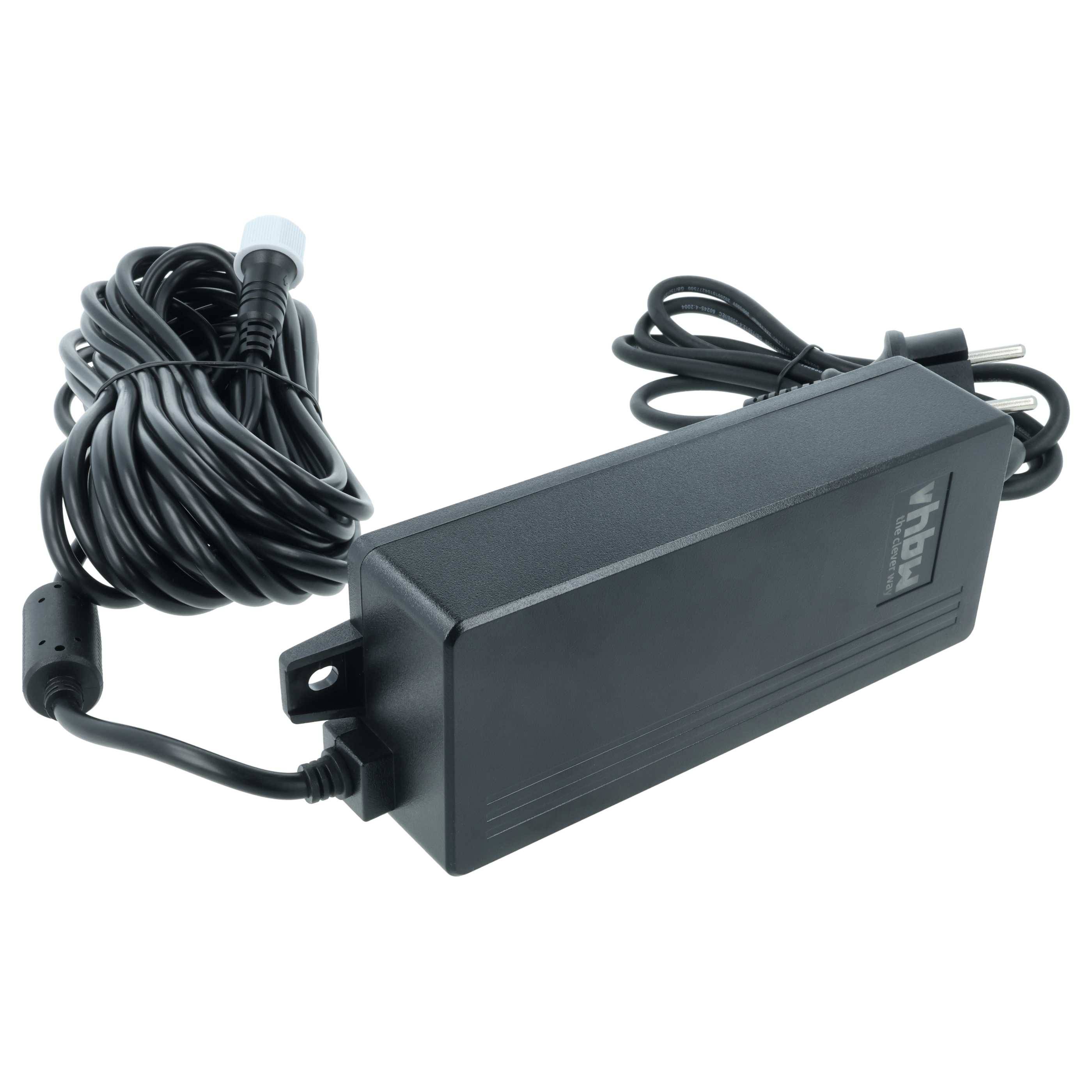 Ein schwarzes Netzteil mit zwei Kabeln verbunden; ein Ende verfügt über einen Stecker und das andere über einen Anschluss, geeignet für elektronische Geräte.