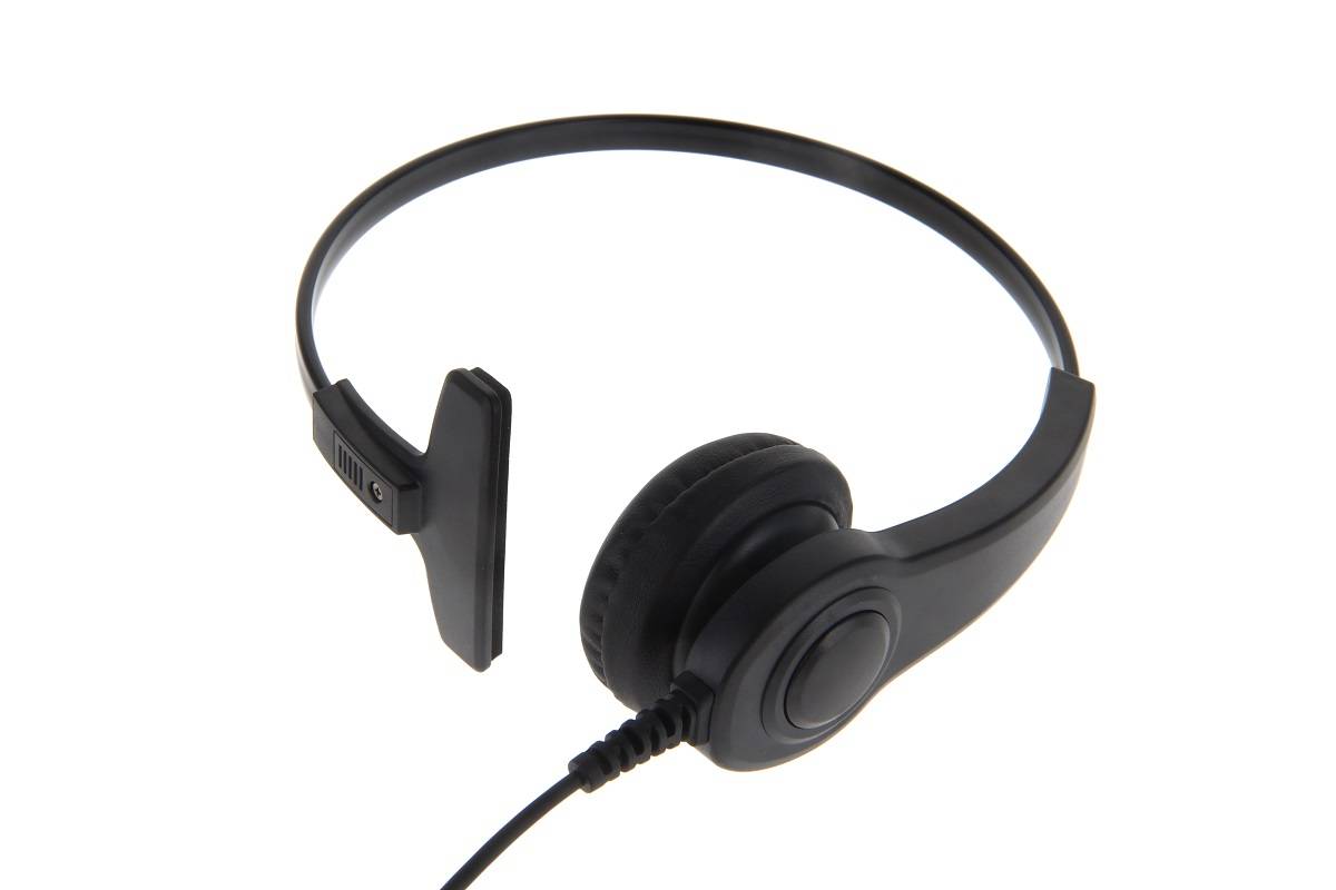 Ein schwarzes Headset mit angebrachtem Mikrofon, ausgestattet mit gepolsterten Ohrmuscheln und einem verstellbaren Kopfbügel.
