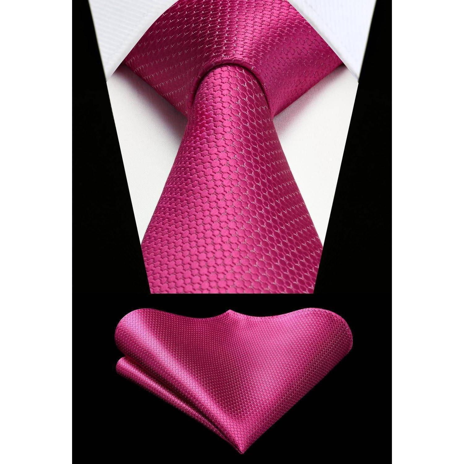 Eine strukturierte, rosa Krawatte wird mit einem passenden Einstecktuch kombiniert, vor einem schwarzen Hintergrund platziert, was elegante Herrenmode-Accessoires in den Mittelpunkt stellt.