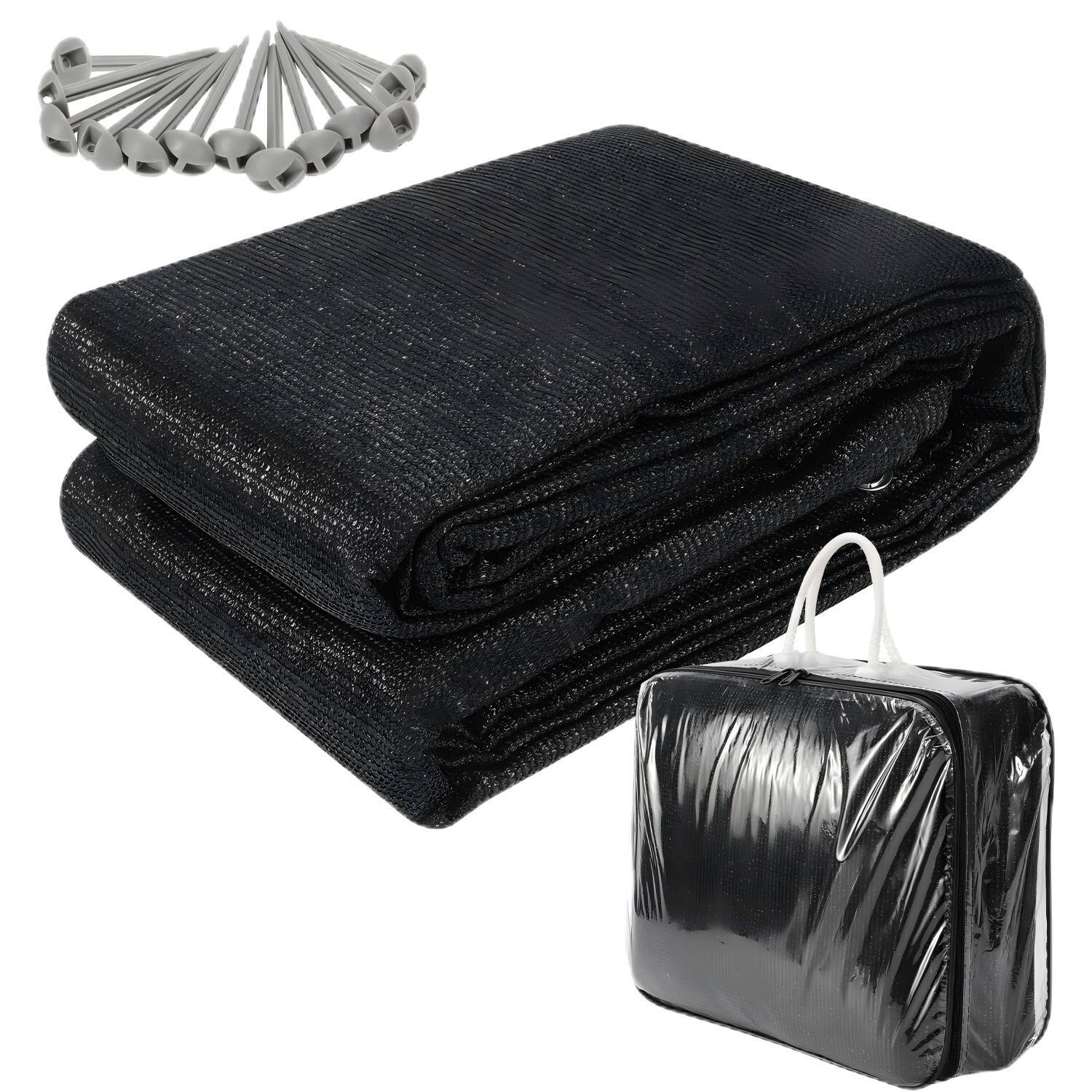 Ein gefaltetes schwarzes Schattentuch mit Nägeln zur Installation und einer schwarzen Tragetasche.