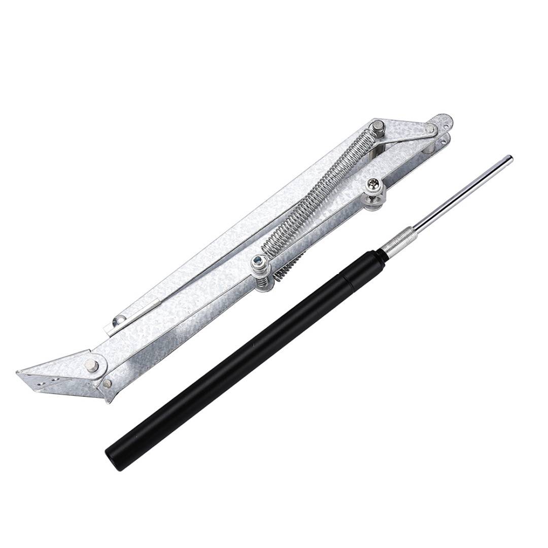 Eine Metallklapphalterung mit Federmechanismus und einem schwarzen Hydraulikstreber, verwendet zum Heben oder Abstützen von Gegenständen.