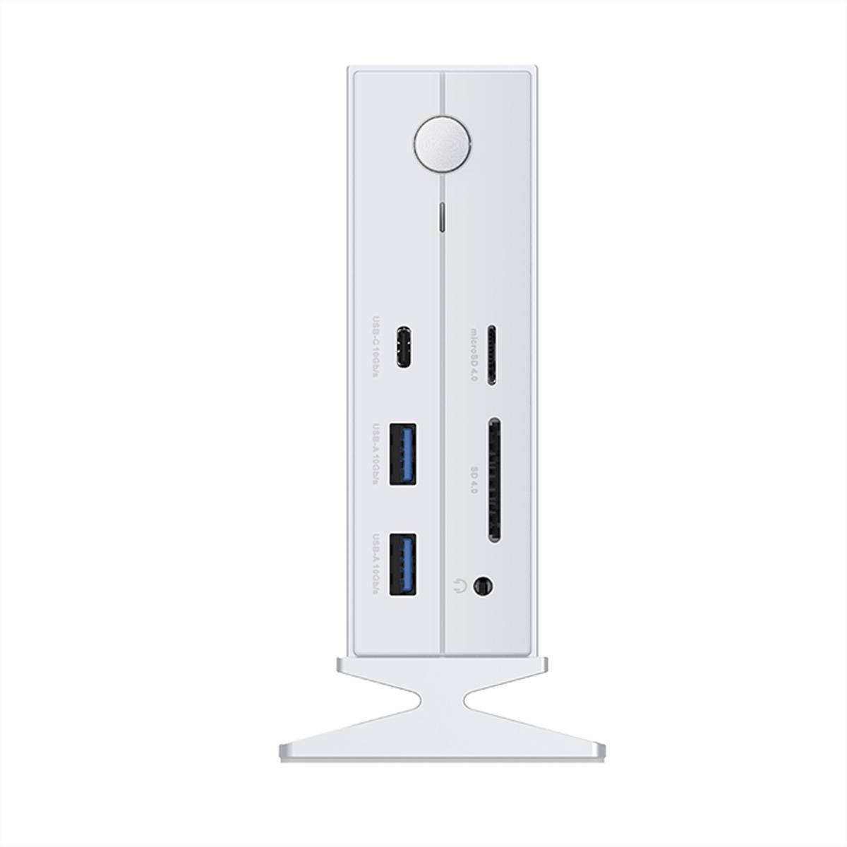 Vorderansicht eines silbernen vertikalen Desktop-Computer-Towers auf einem Ständer, der mehrere USB- und USB-C-Anschlüsse sowie einen runden Netzschalter zeigt.