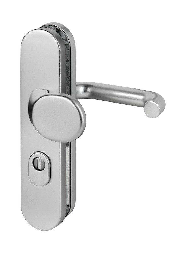 Ein silberner Türgriff mit einem Schlüsselloch, befestigt an einer rechteckigen Metallplatte.