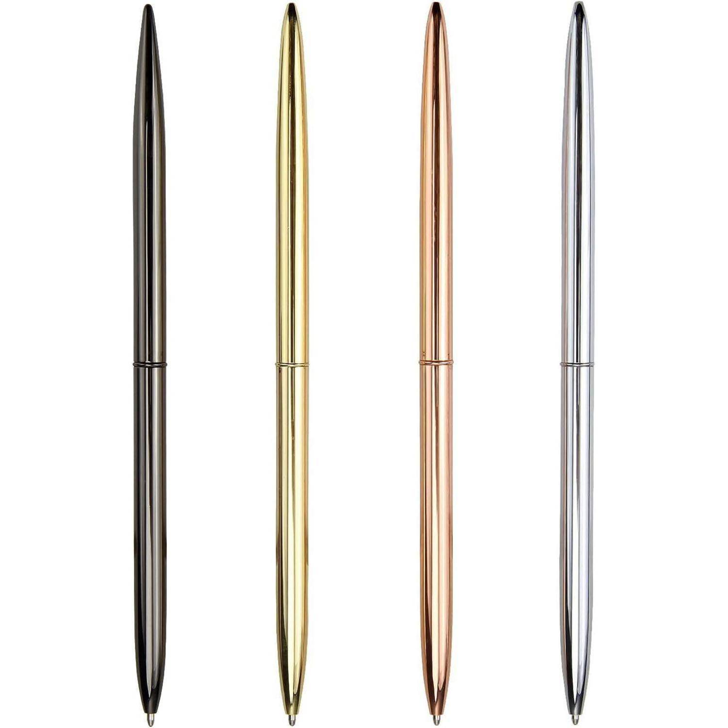Vier metallische Stifte in Schwarz, Gold, Kupfer und Silber sind vertikal ausgerichtet und präsentieren ihre elegante und glänzende Oberfläche.