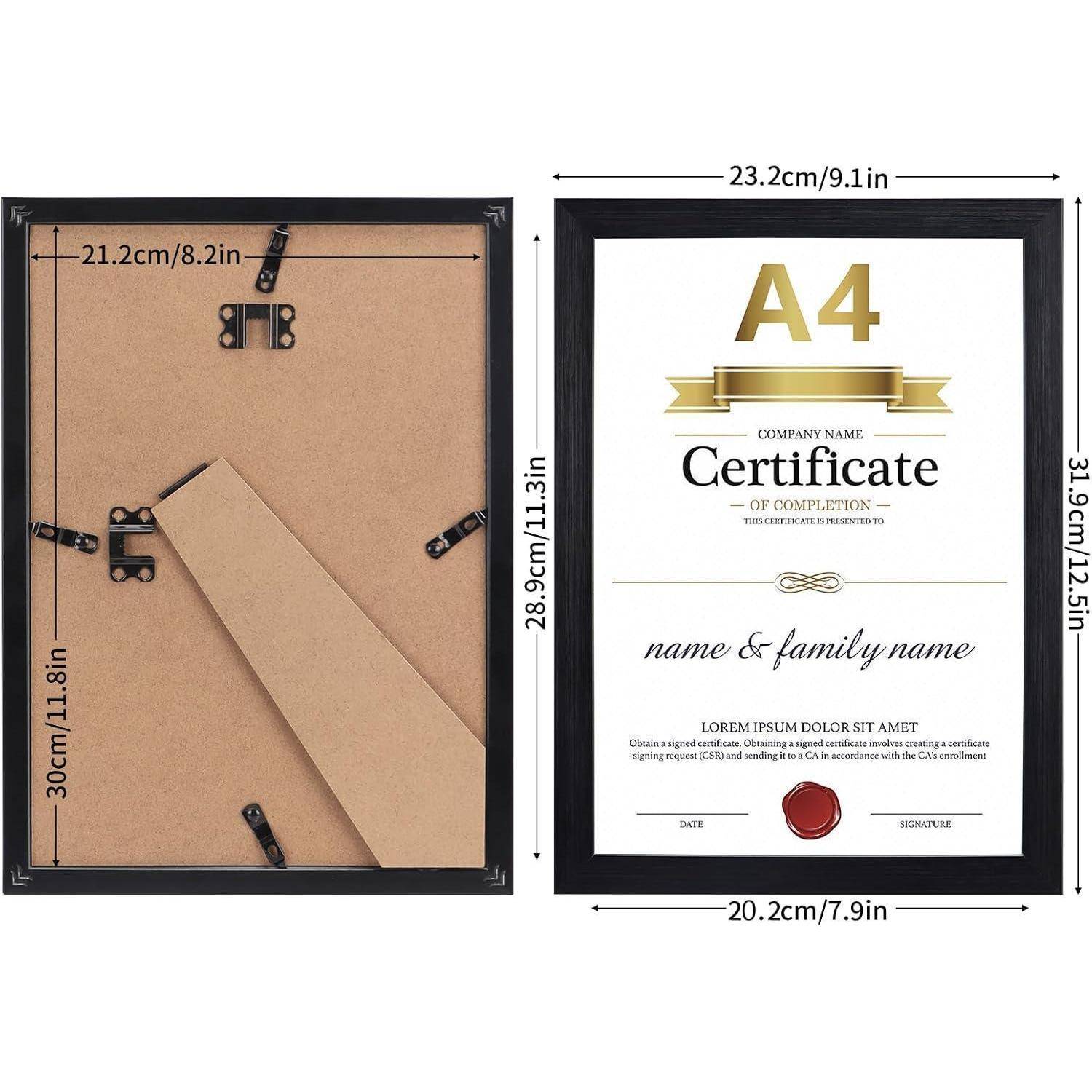 Rahmenurkunde im A4-Format mit Maßen: 21,2 cm x 30 cm für den Rahmen und 23,2 cm x 31,9 cm Gesamtgröße; inklusive eines roten Siegels aus Wachs.