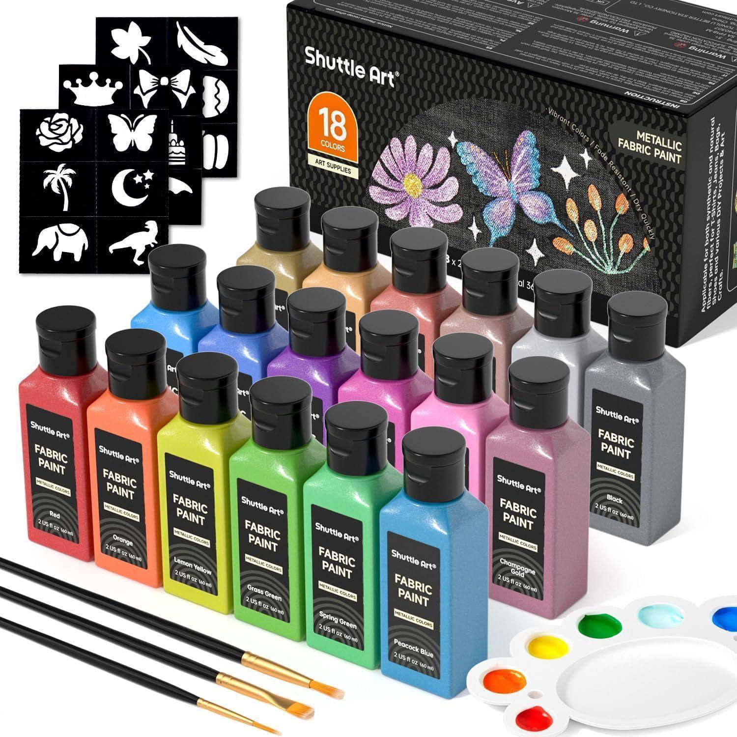 Stoffmalfarben-Set mit 18 Farben, Pinseln, Farbpalette und Schablonen. Geeignet für Stoffkunstprojekte, dargestellt mit Schmetterlings- und Blumendesigns.
