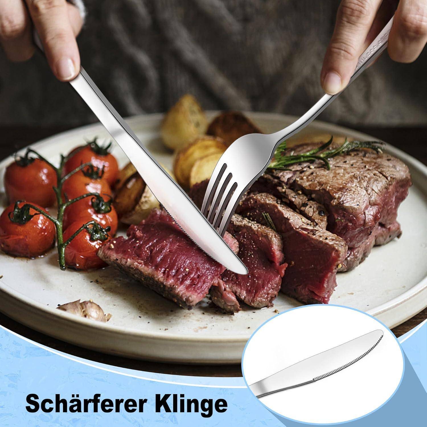 Ein Teller mit in Scheiben geschnittenem Steak, Bratkartoffeln und Tomaten. Eine Hand schneidet das Steak mit einer Gabel und einem Messer. Der Text im Bild lautet „Schärferer Klinge."